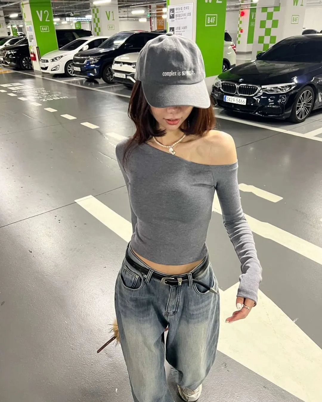 正韓-檔口爆款露肩修身上衣