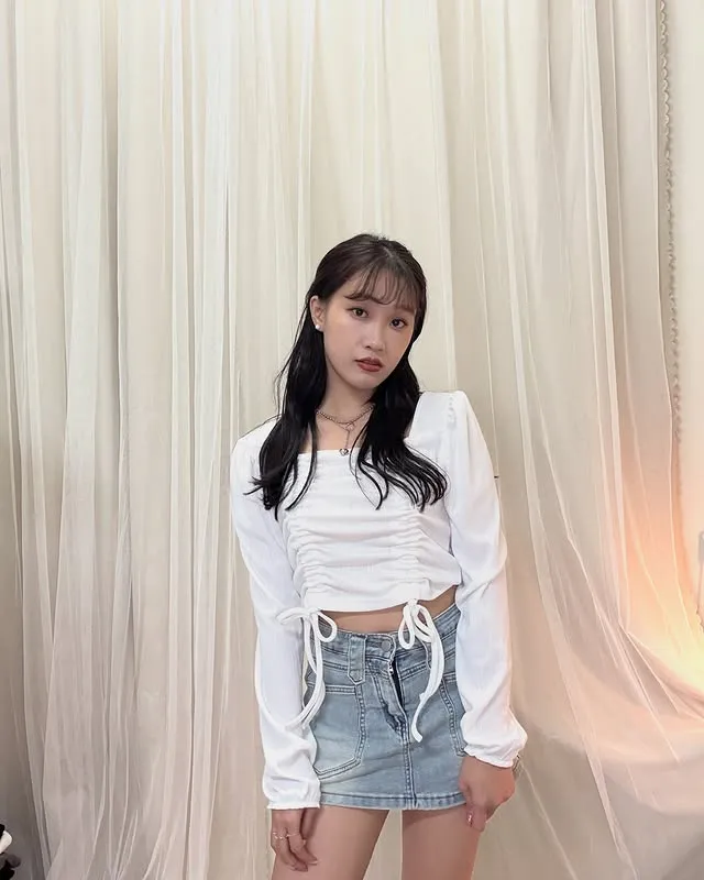 正韓柔美方領調肩上衣