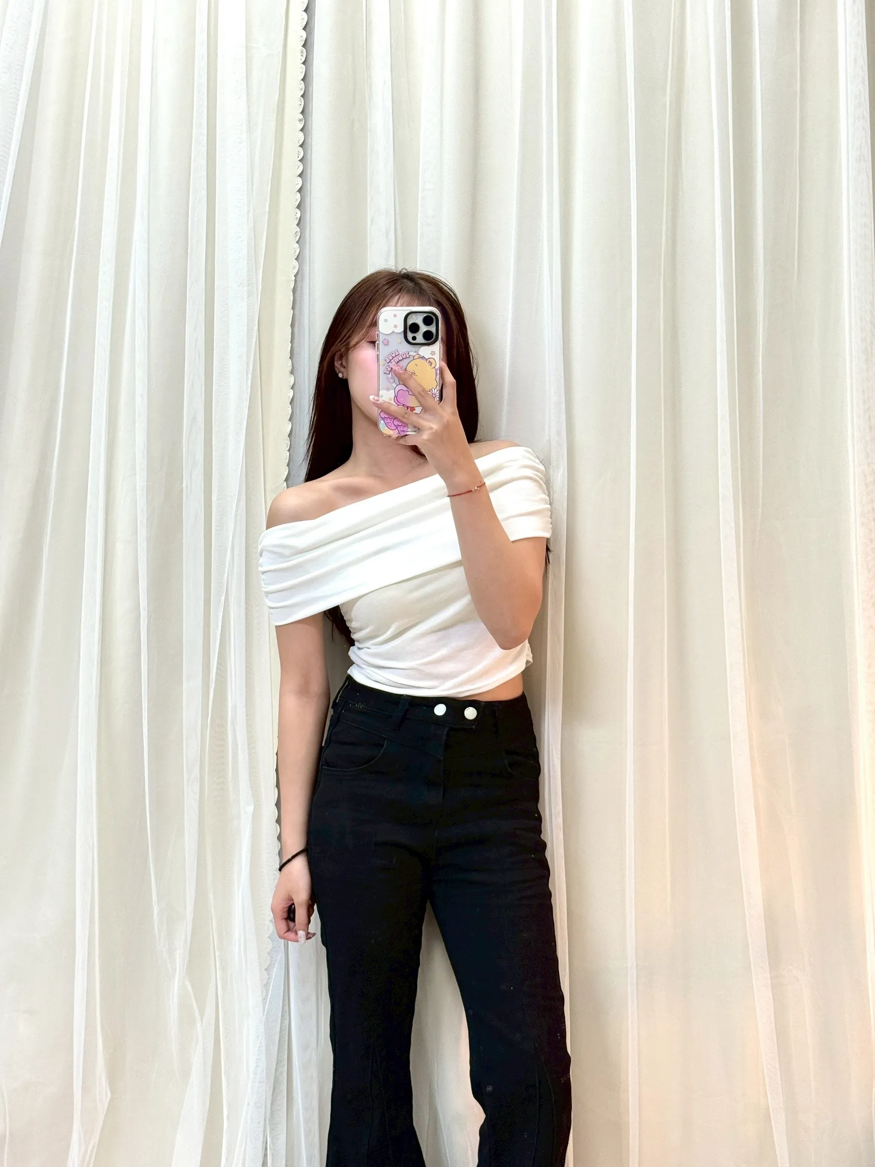 韓劇女主-正韓側邊抓皺顯瘦露肩一字領