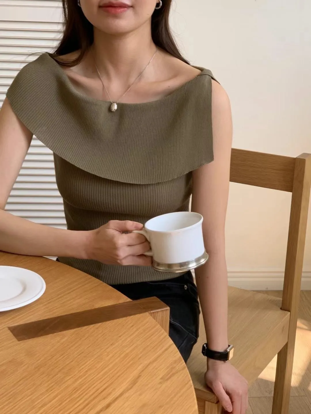 正韓亞麻羅紋針織一字領