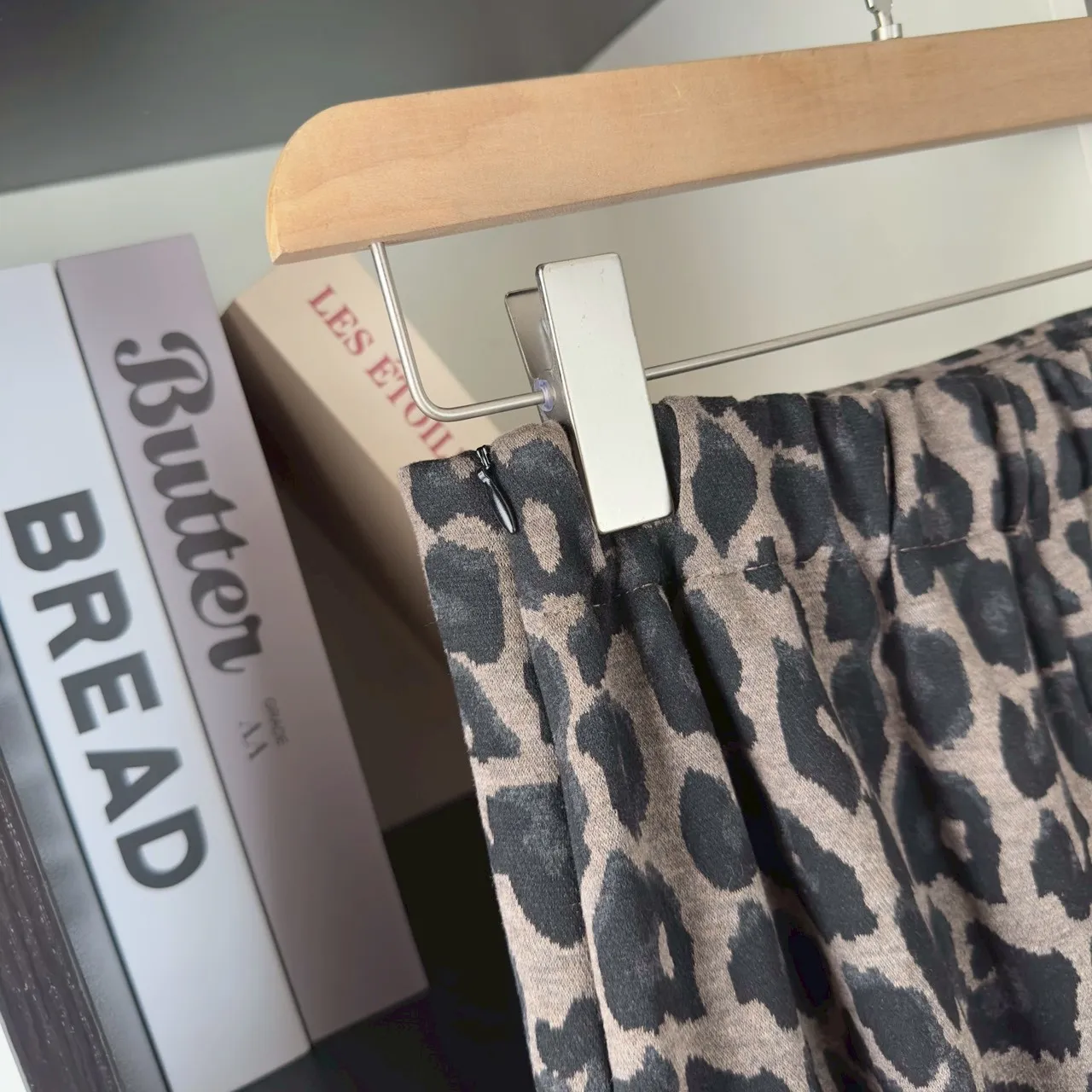 秋冬豹紋後開衩A字長裙