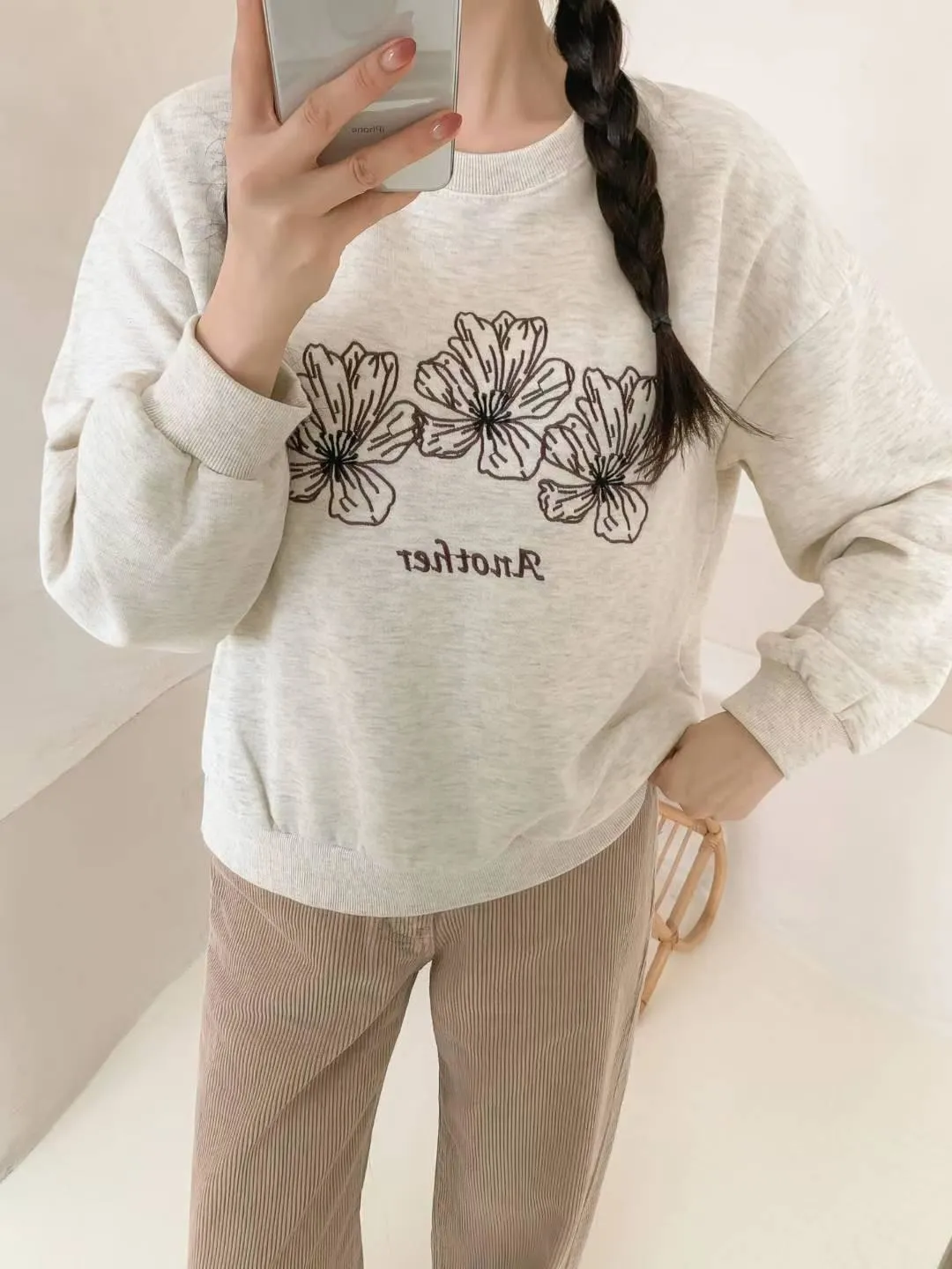 正韓刺繡刷毛大學T