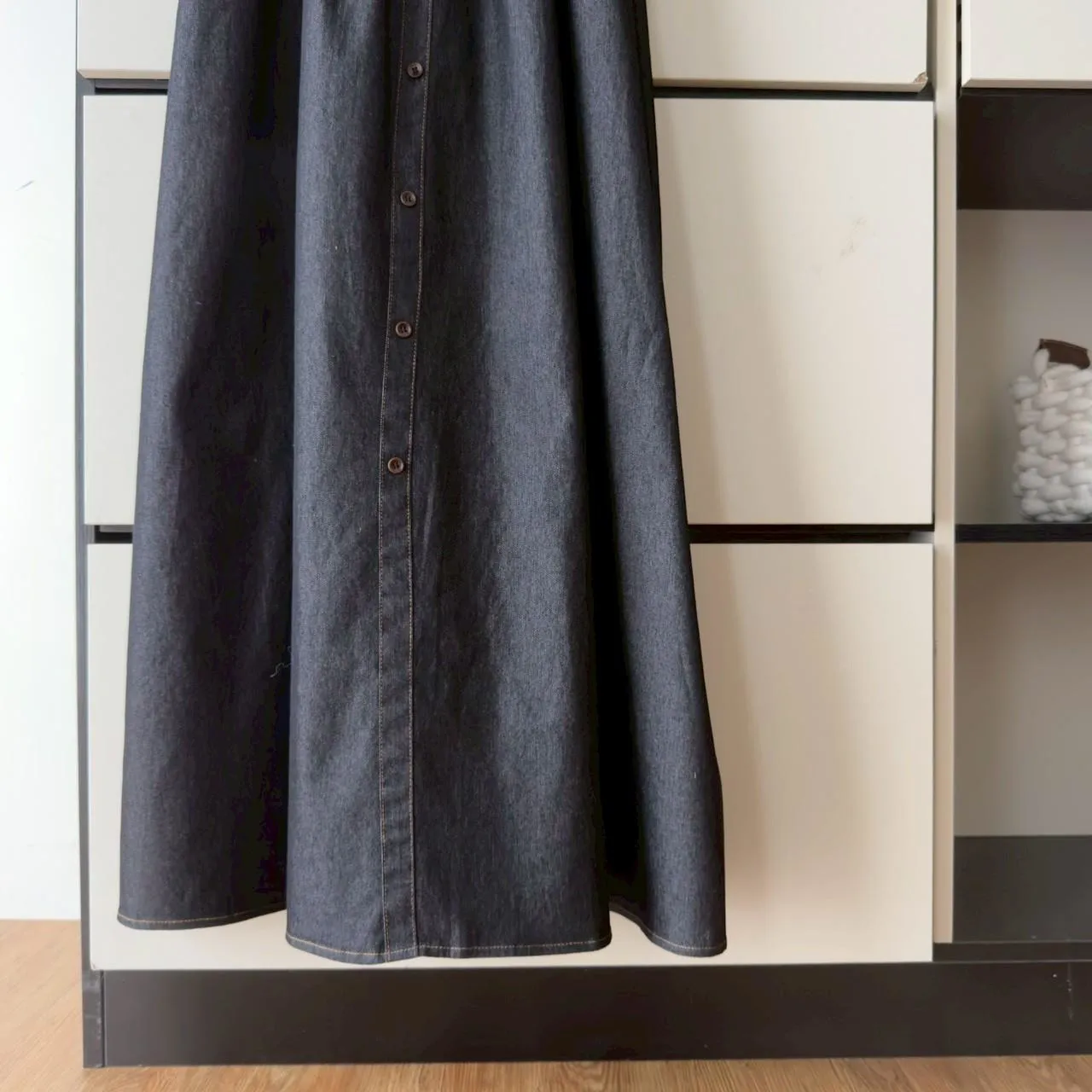 細肩排釦丹寧長洋