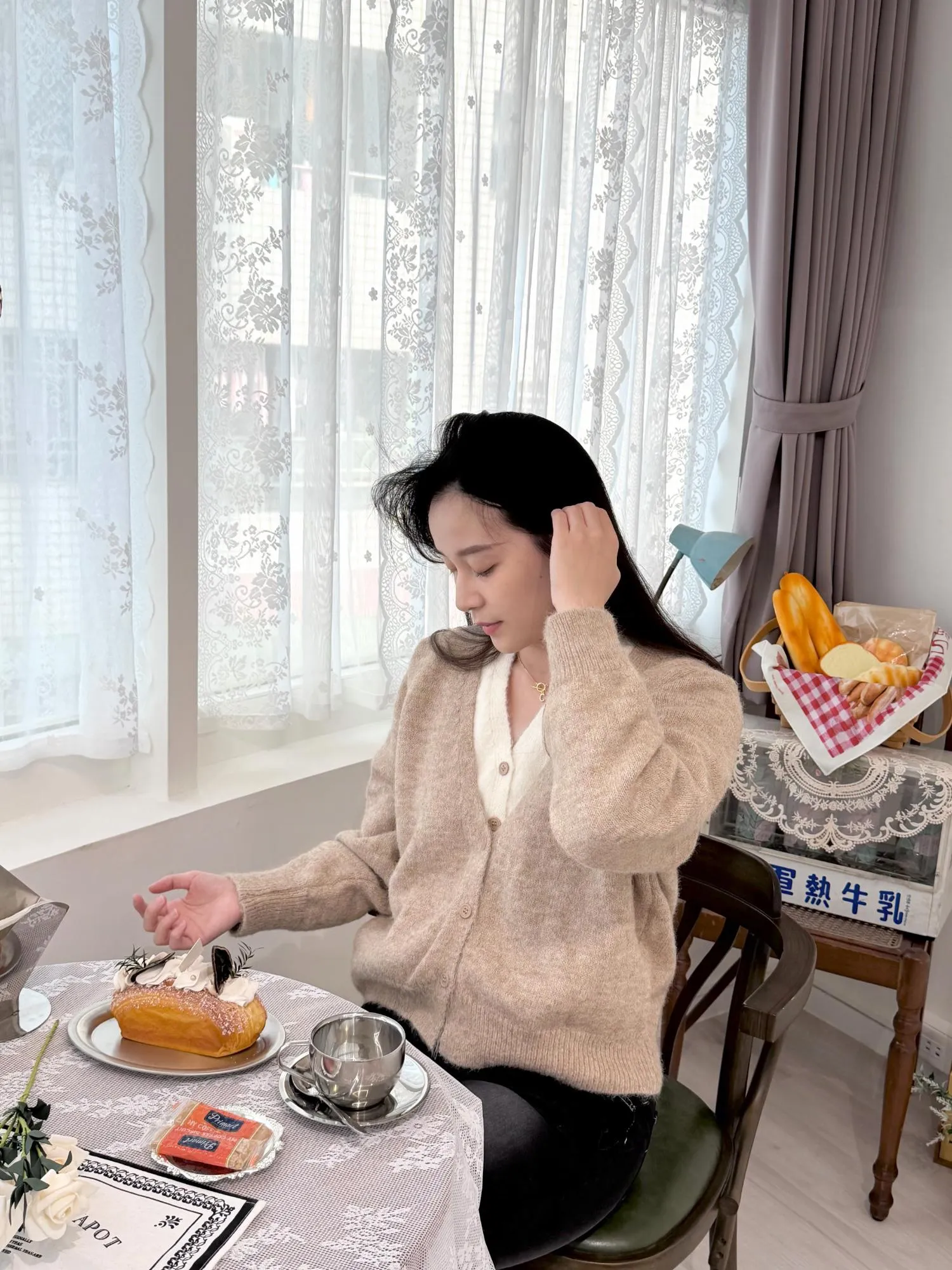 正韓柔軟拼色V領開衫