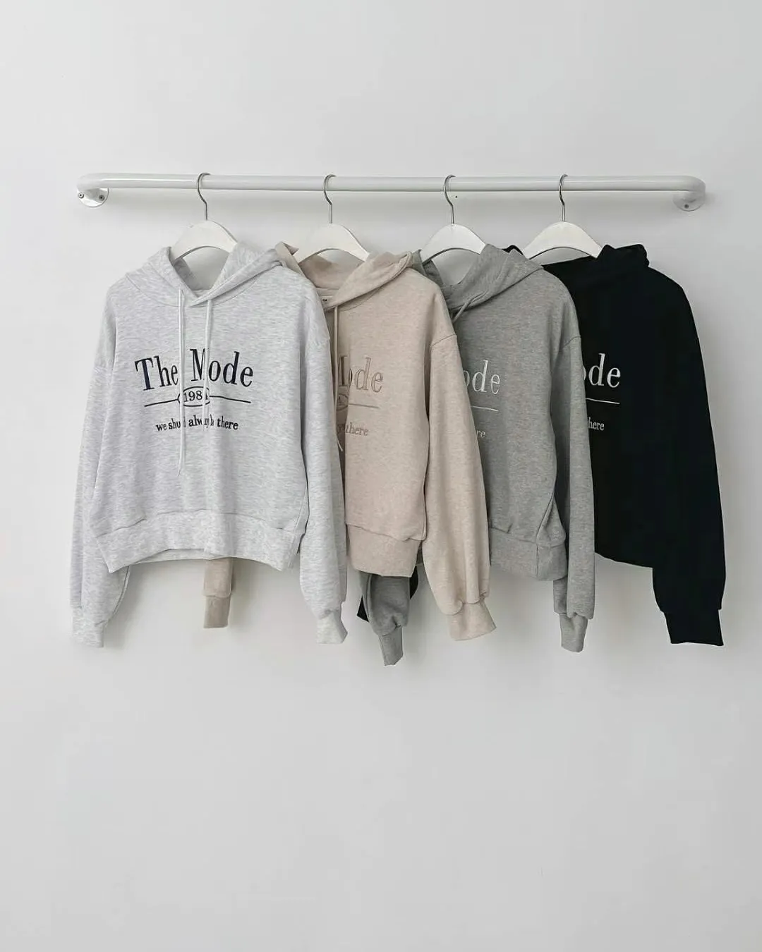 正韓-刺繡經典微短不露肚帽踢모드HD 