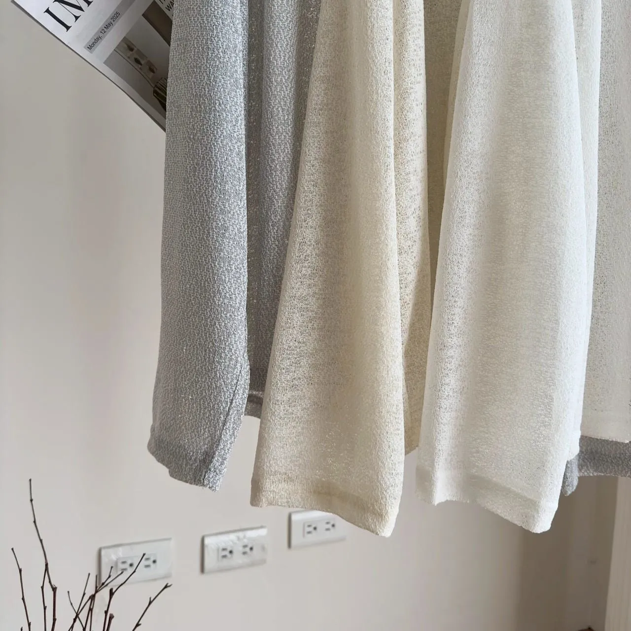 混紗圓領後交叉綁帶造型上衣