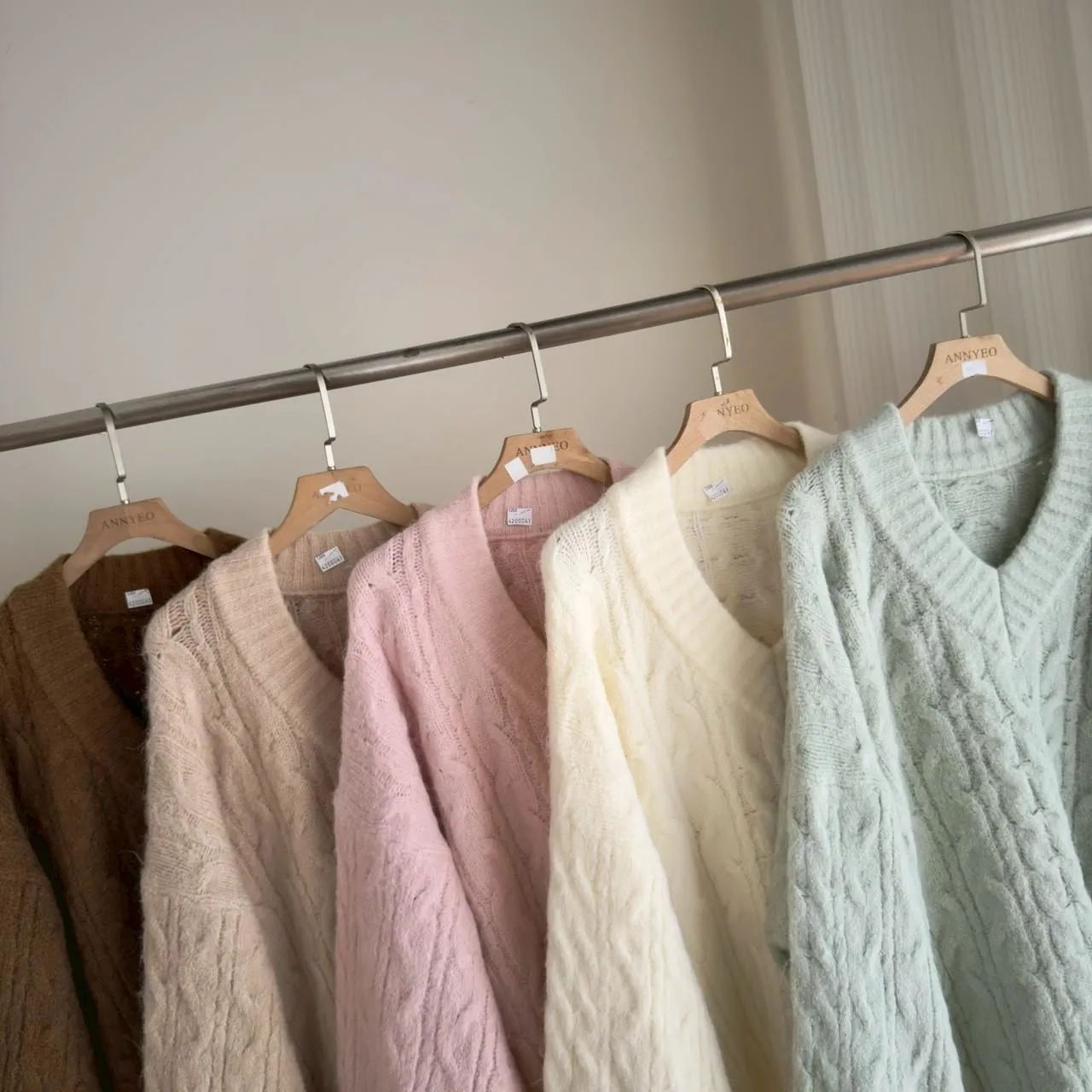 大版花苞袖V領麻花毛衣