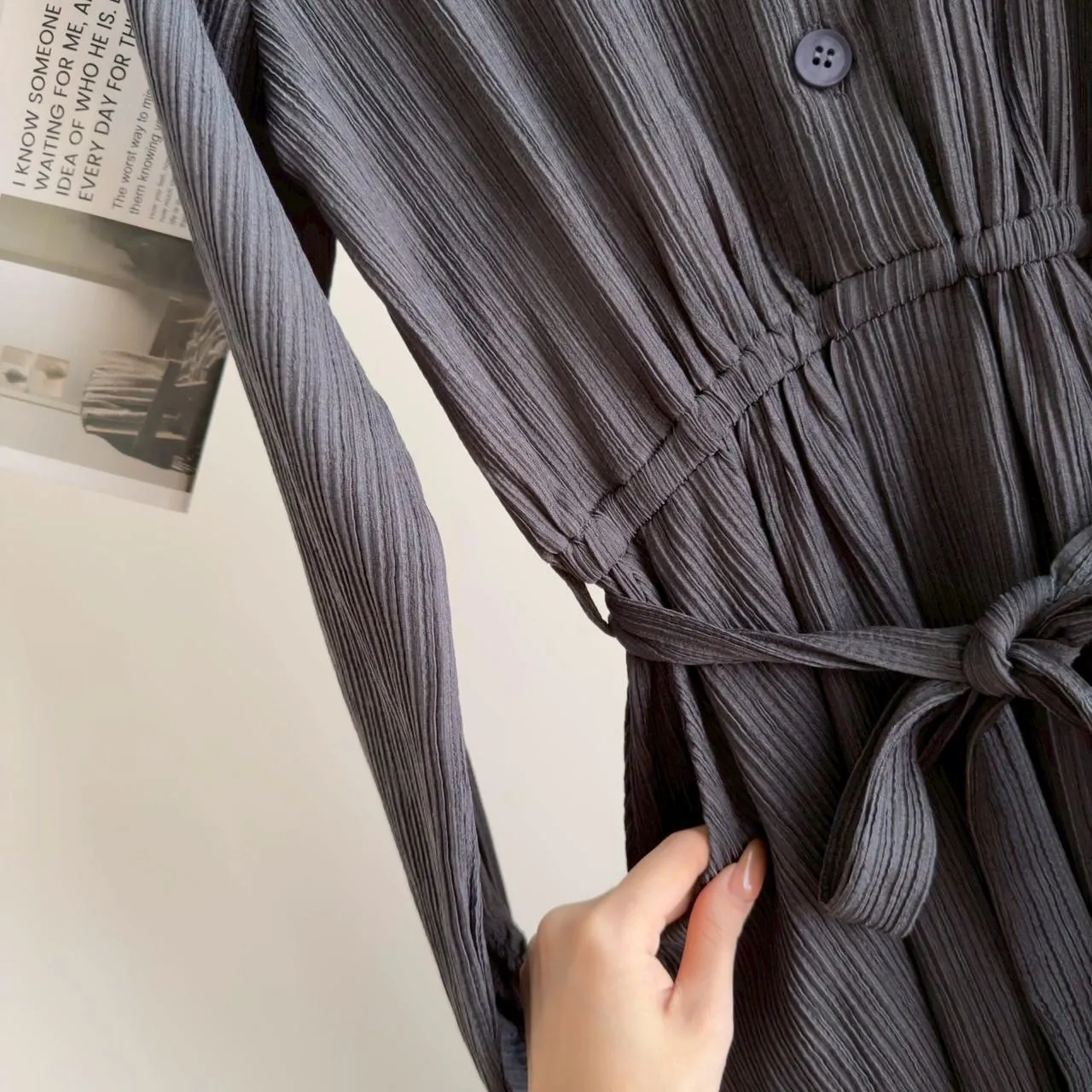 毛料V領排釦綁帶洋裝