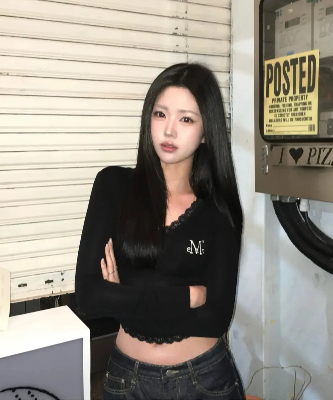 【預購】 MUCENT SUNNIOR LACE V-NECK LONG SLEEVE T 熱銷款 蕾絲 Ｖ領修身上衣