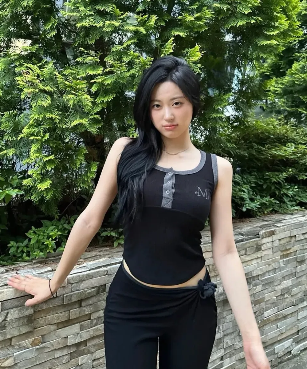 【預購】 MUCENT COLOR-POP BUTTON CROP SLEEVELESS 滾邊 配色 下圓弧 修身背心