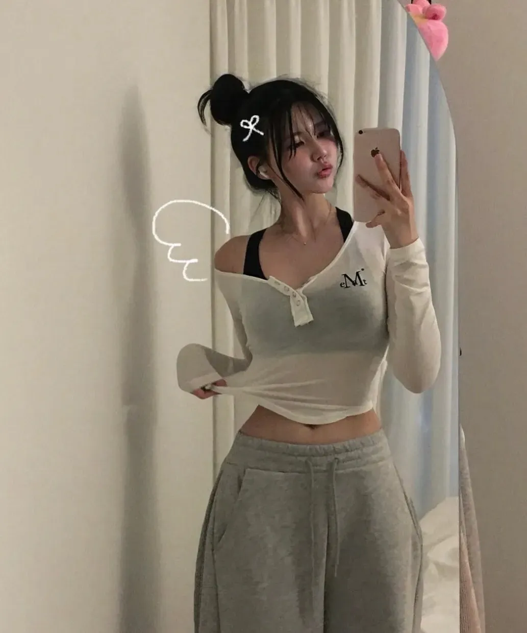 【預購】 MUCENT HARING SIGNATURE LOGO SNAP BUTTON U NECK T 半開扣 刺繡 修身上衣