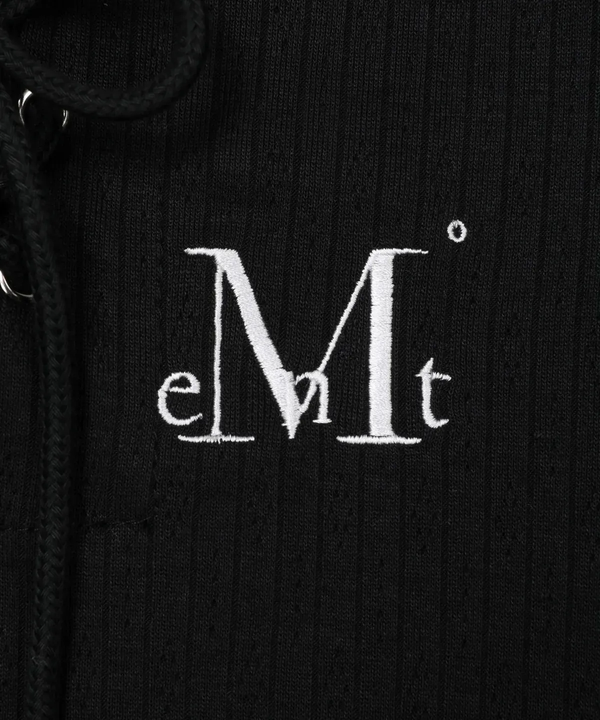 【預購】 MUCENTAMANE PUNCHING EYELET RAGLAN HALF HOOD T 前綁 螺紋帽踢