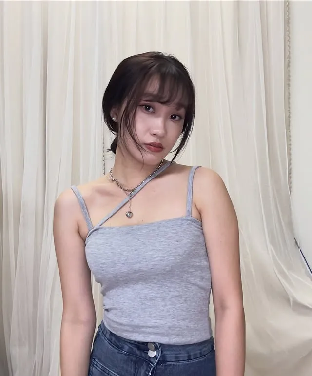 正韓不對稱吊帶背心