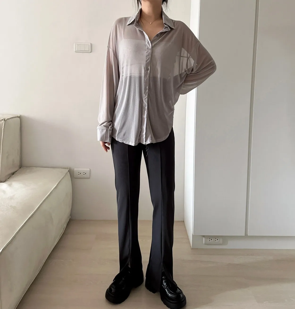 超級顯瘦-開衩微喇叭長褲