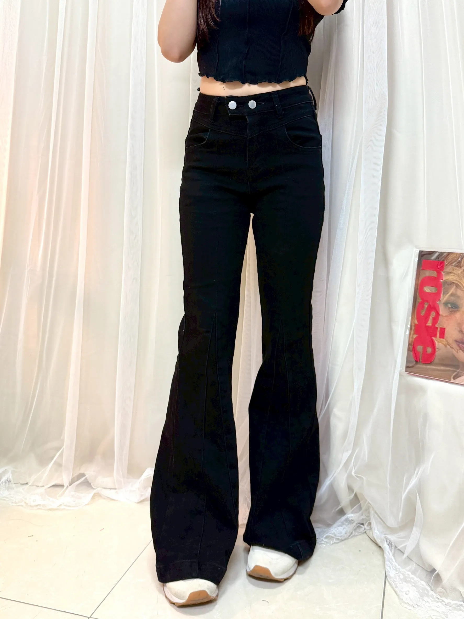 超級顯瘦－修身高彈力車邊牛仔喇叭褲