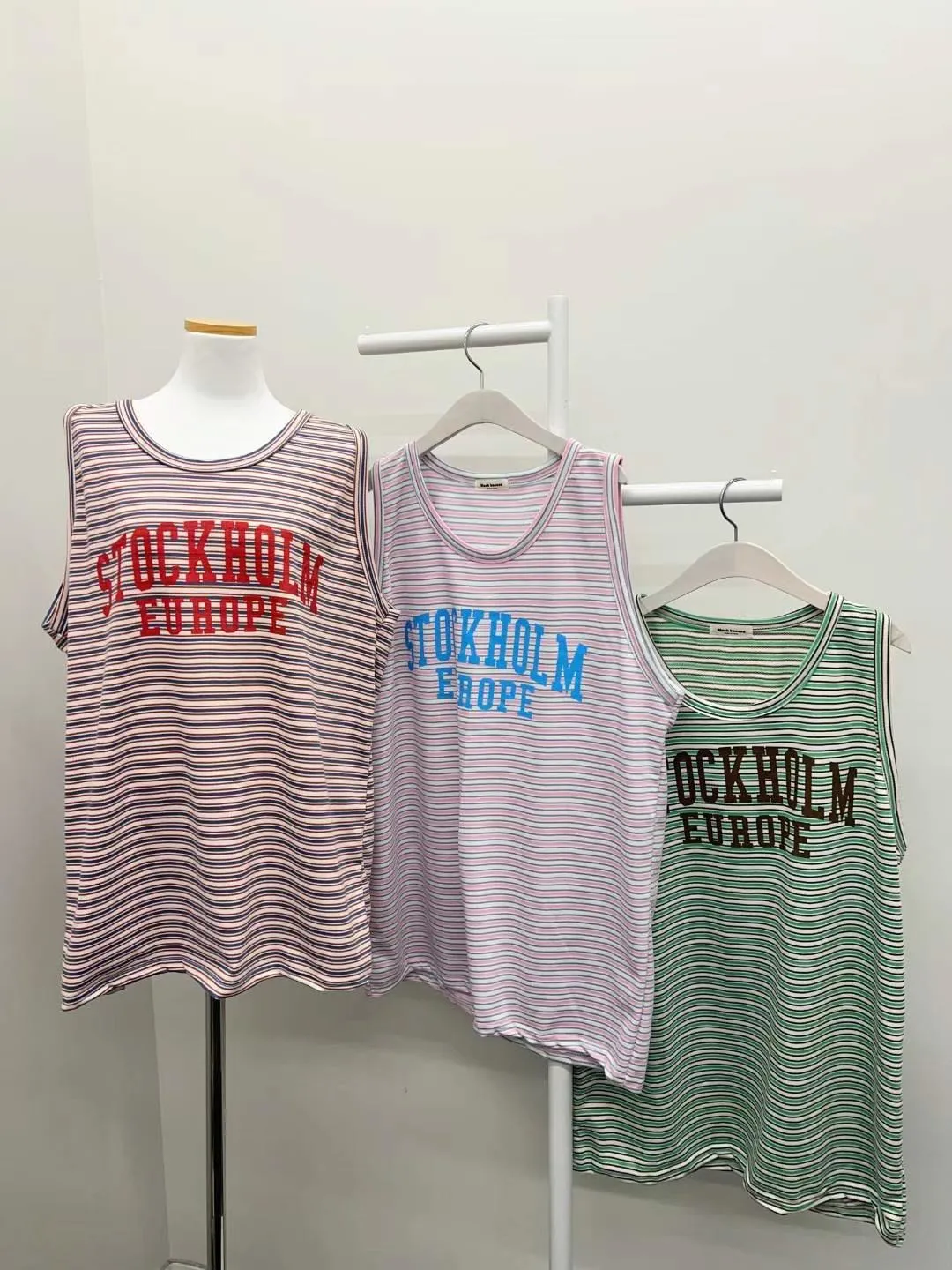 正韓美式配色字母條紋背心