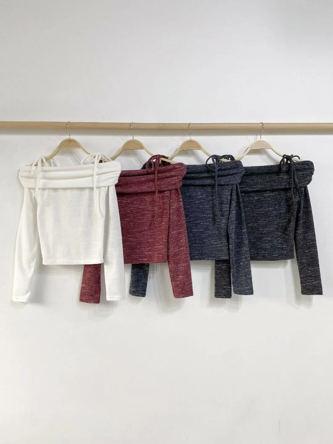 正韓花紋一字領上衣