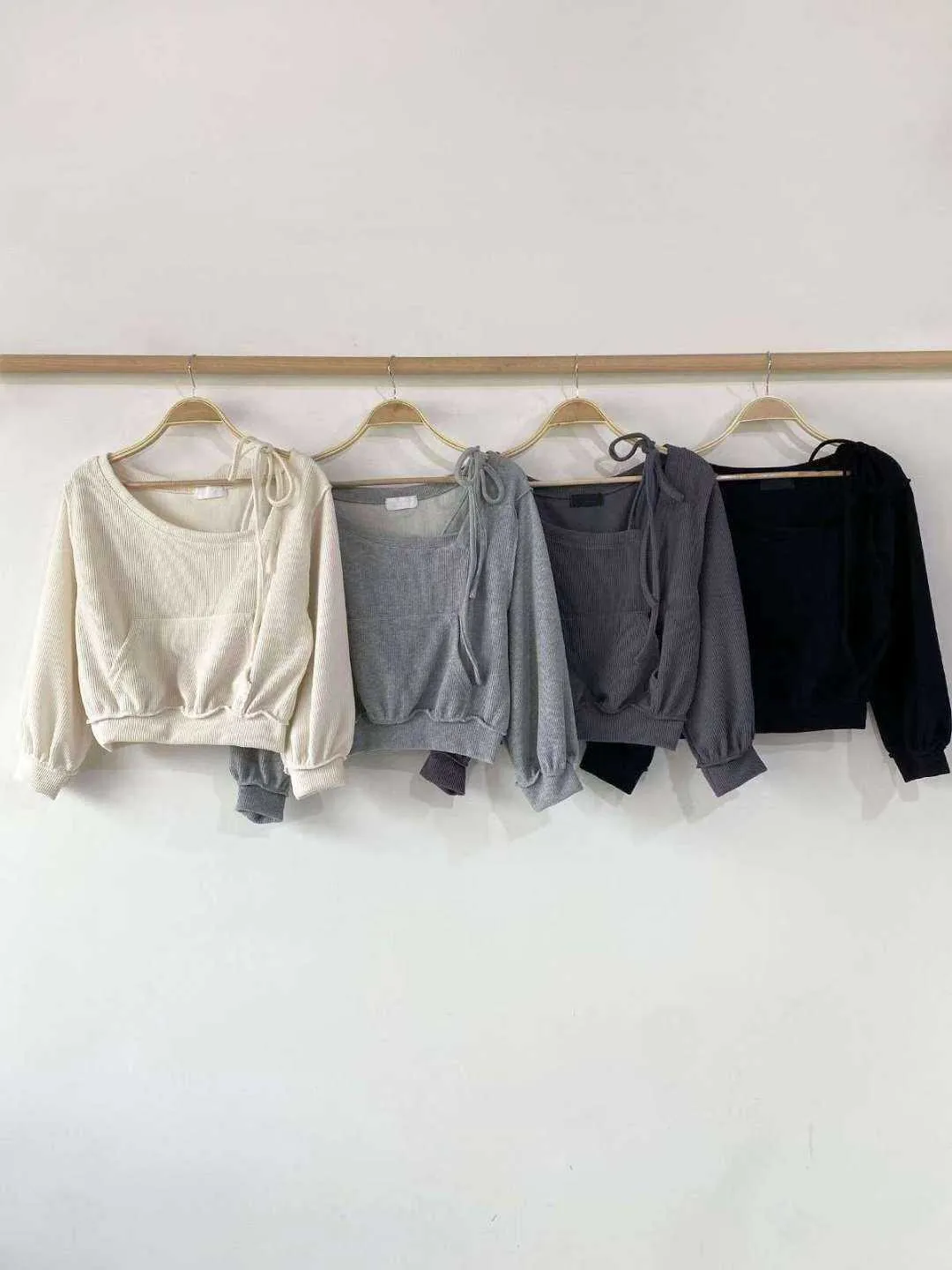 正韓露肩休閒大口袋上衣