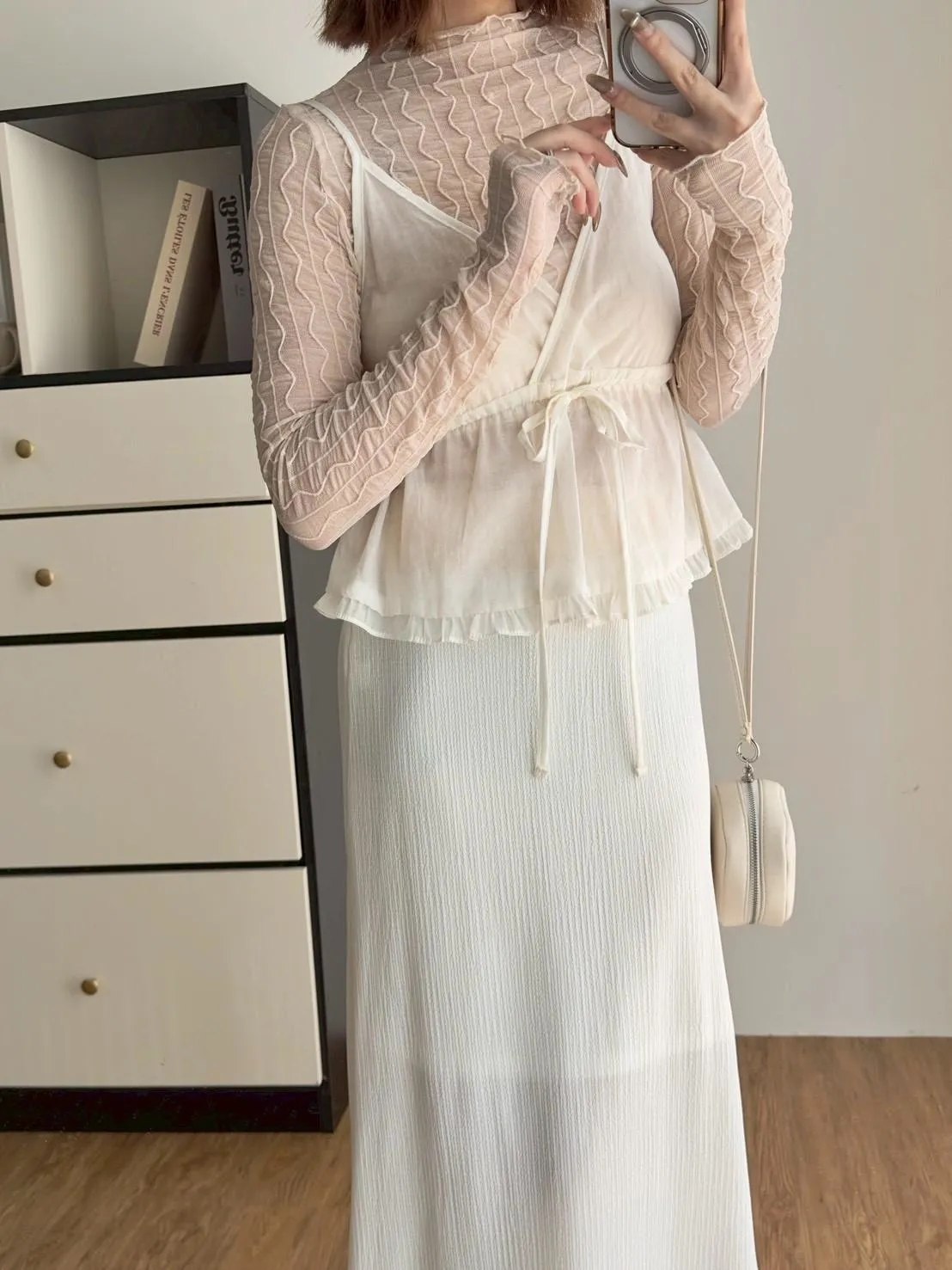 小立領木耳邊蕾絲波浪打底上衣