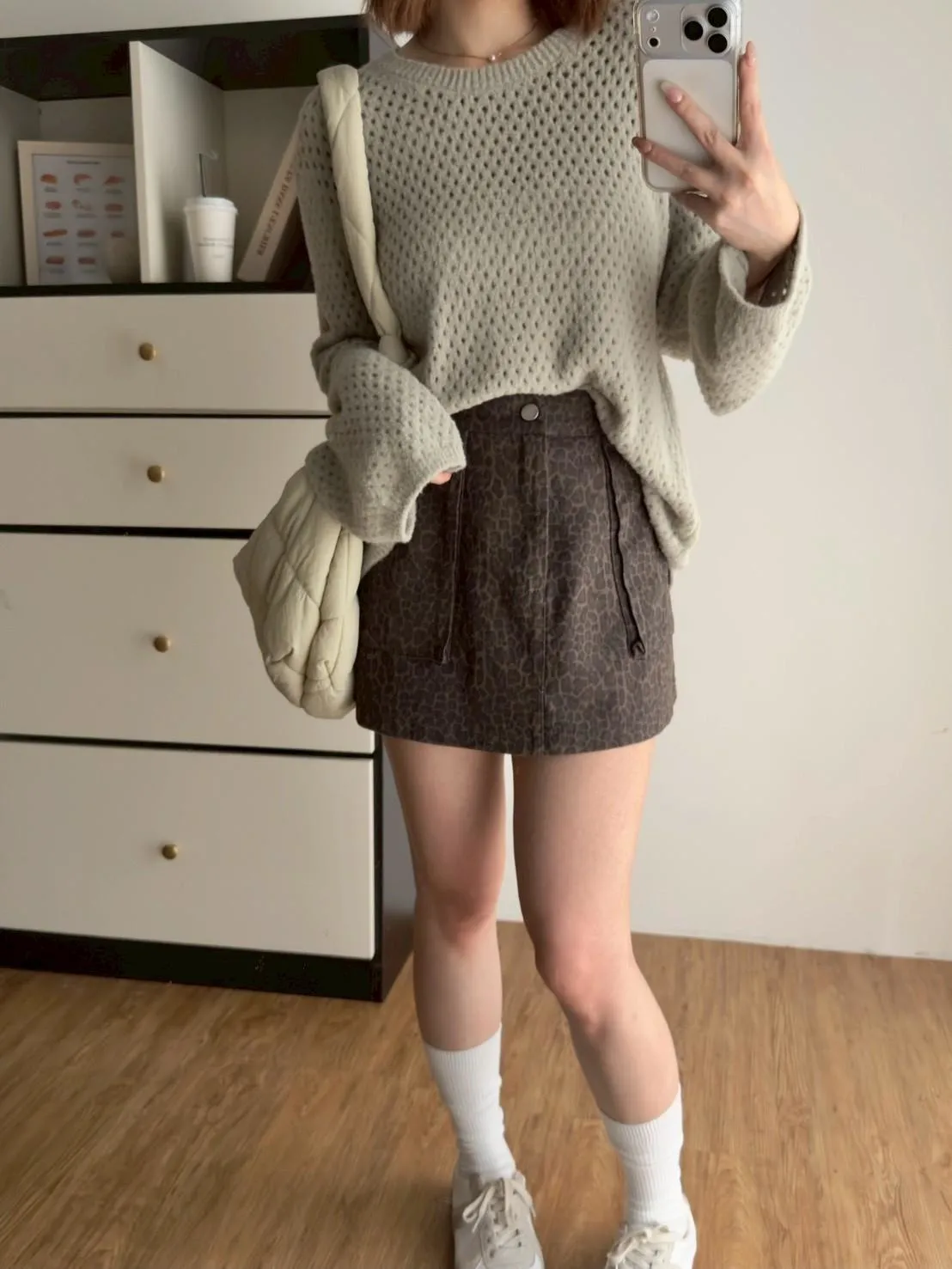 奶糯糯洞洞毛衣