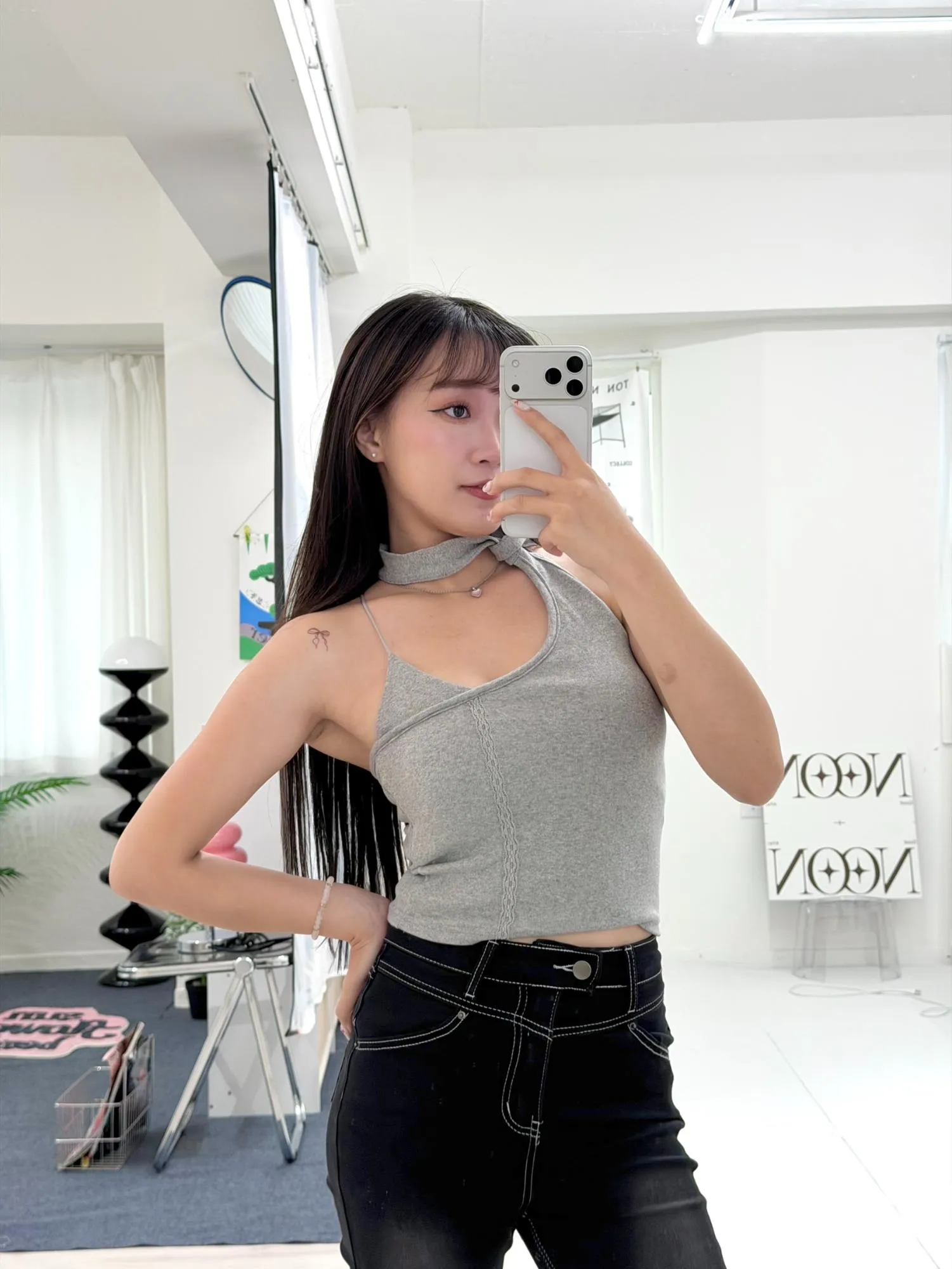 拼接蕾絲掛脖露背假兩件上衣(附胸墊