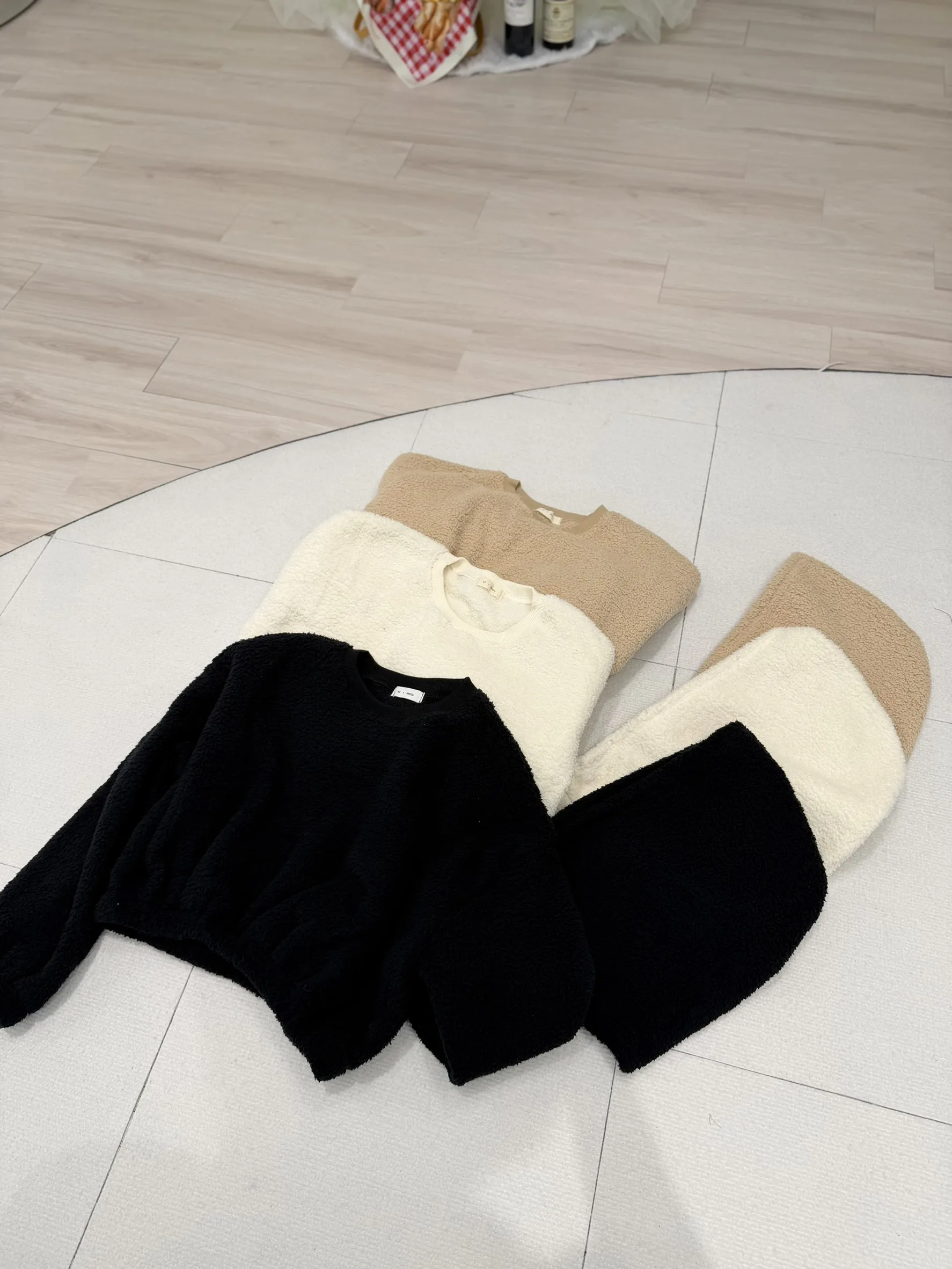 正韓巴拉克拉法羊毛熊熊帽套裝