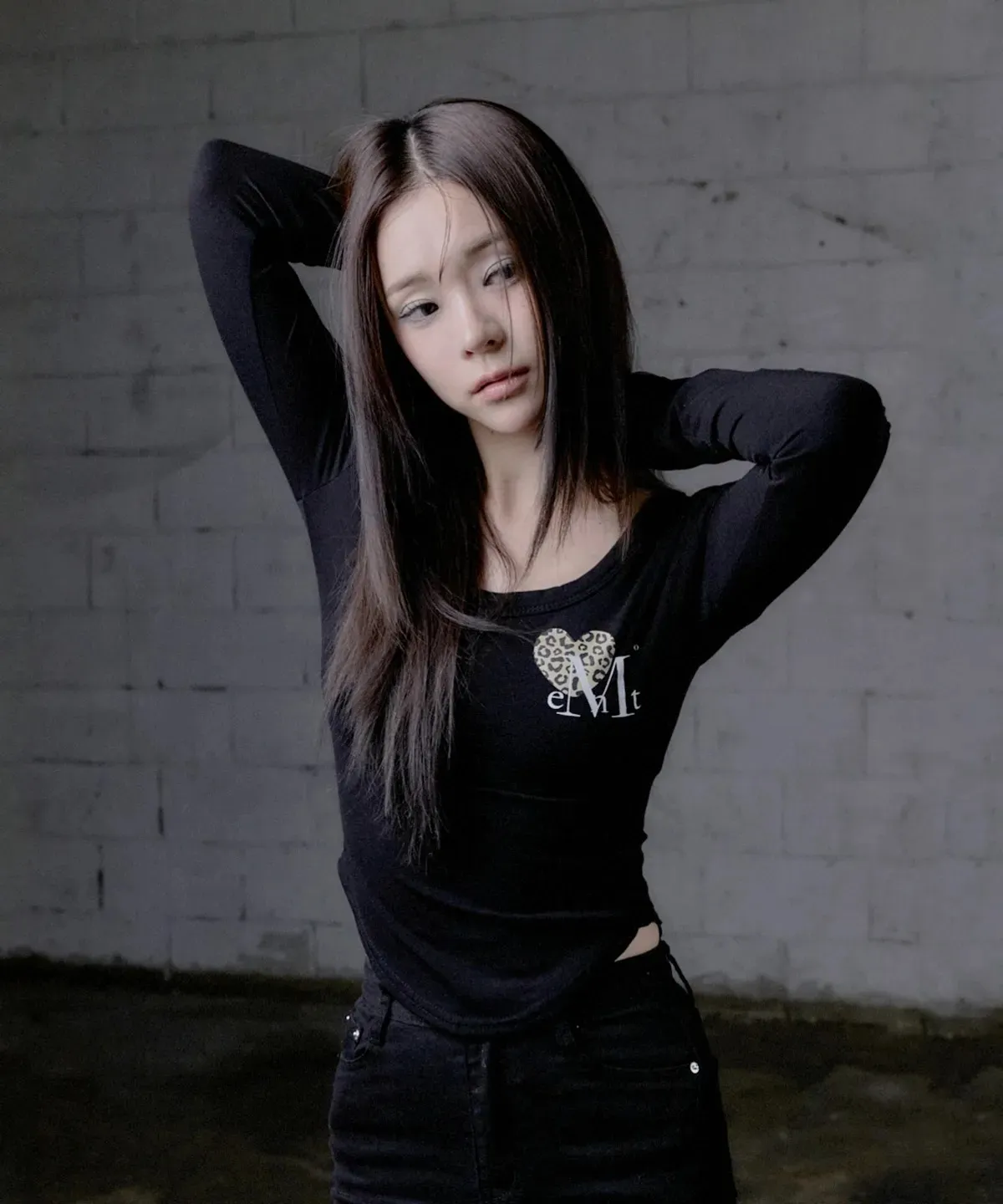 【預購】 MUCENT SUNNIOR LACE V-NECK LONG SLEEVE T 豹紋 愛心 修身上衣