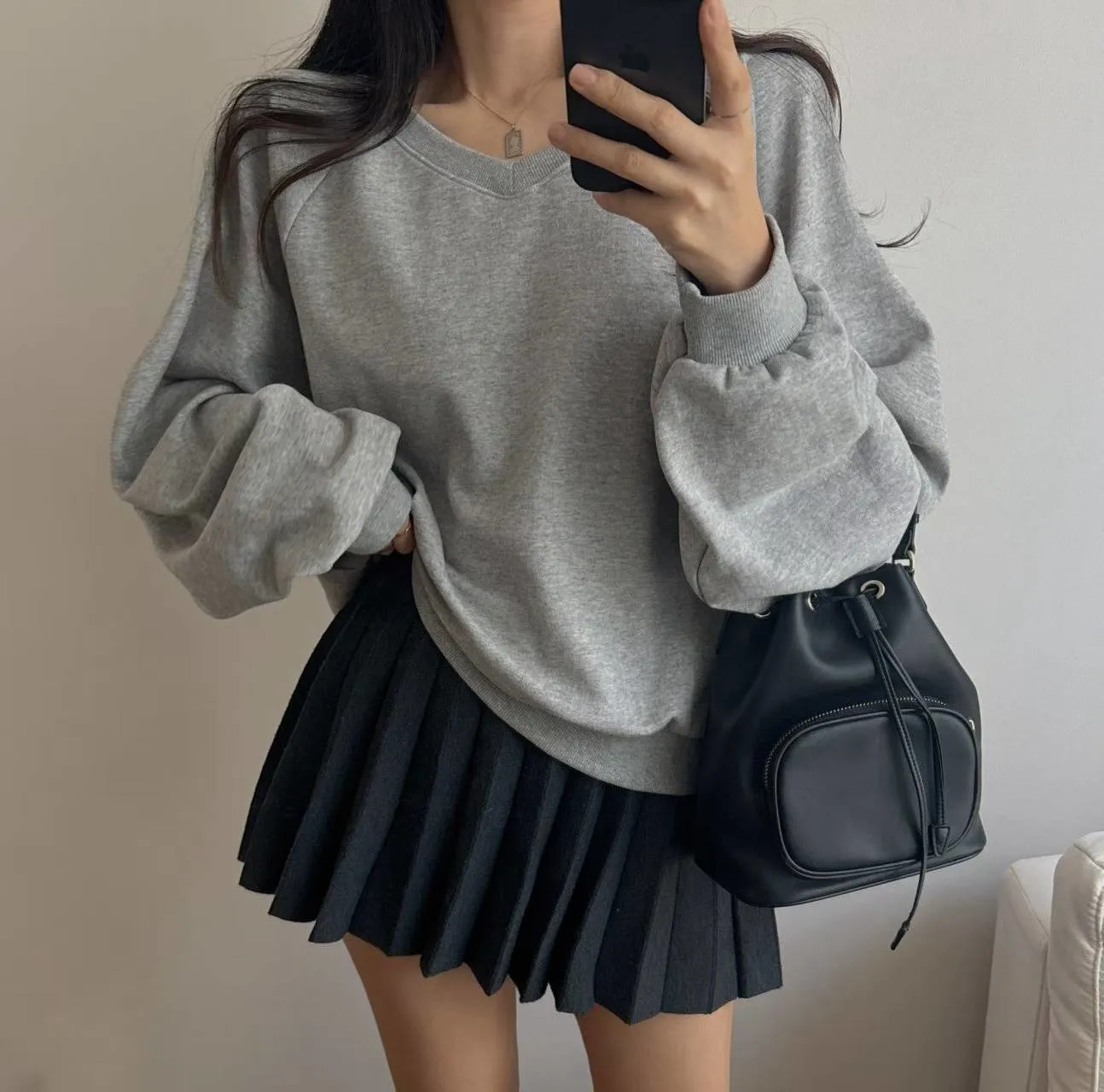 正韓V領素面衛衣