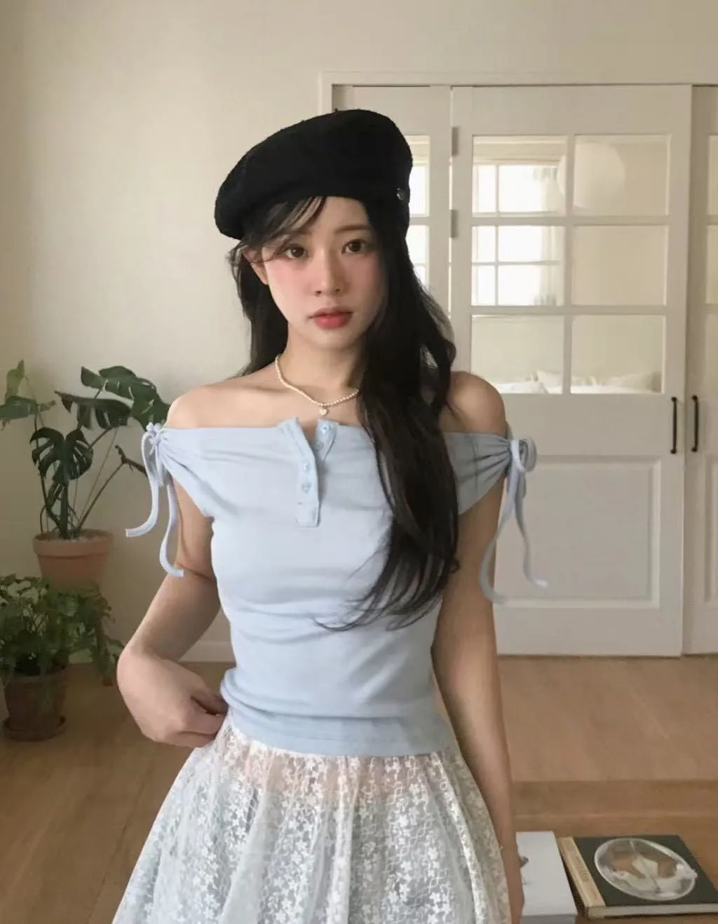 正韓 一字領肩蝴蝶結排釦上衣