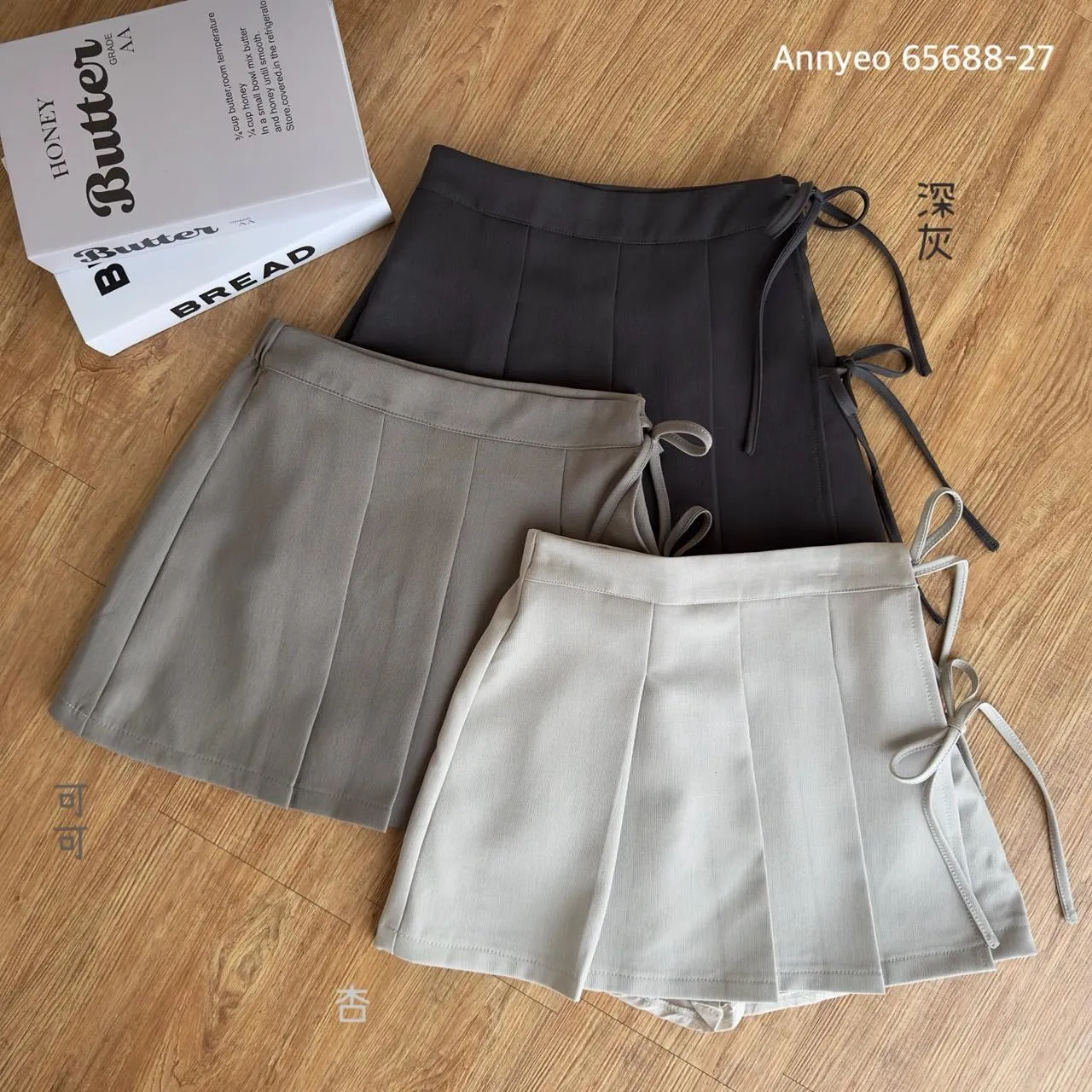 綁帶造型百褶西裝短裙