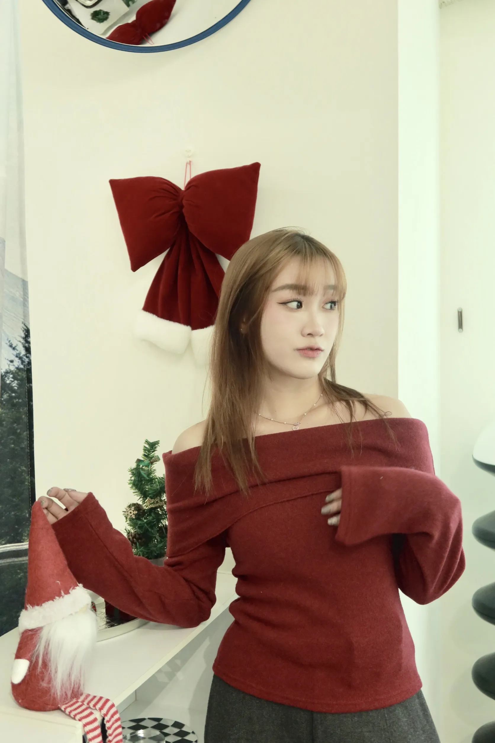 正韓修身露肩厚磅一字領