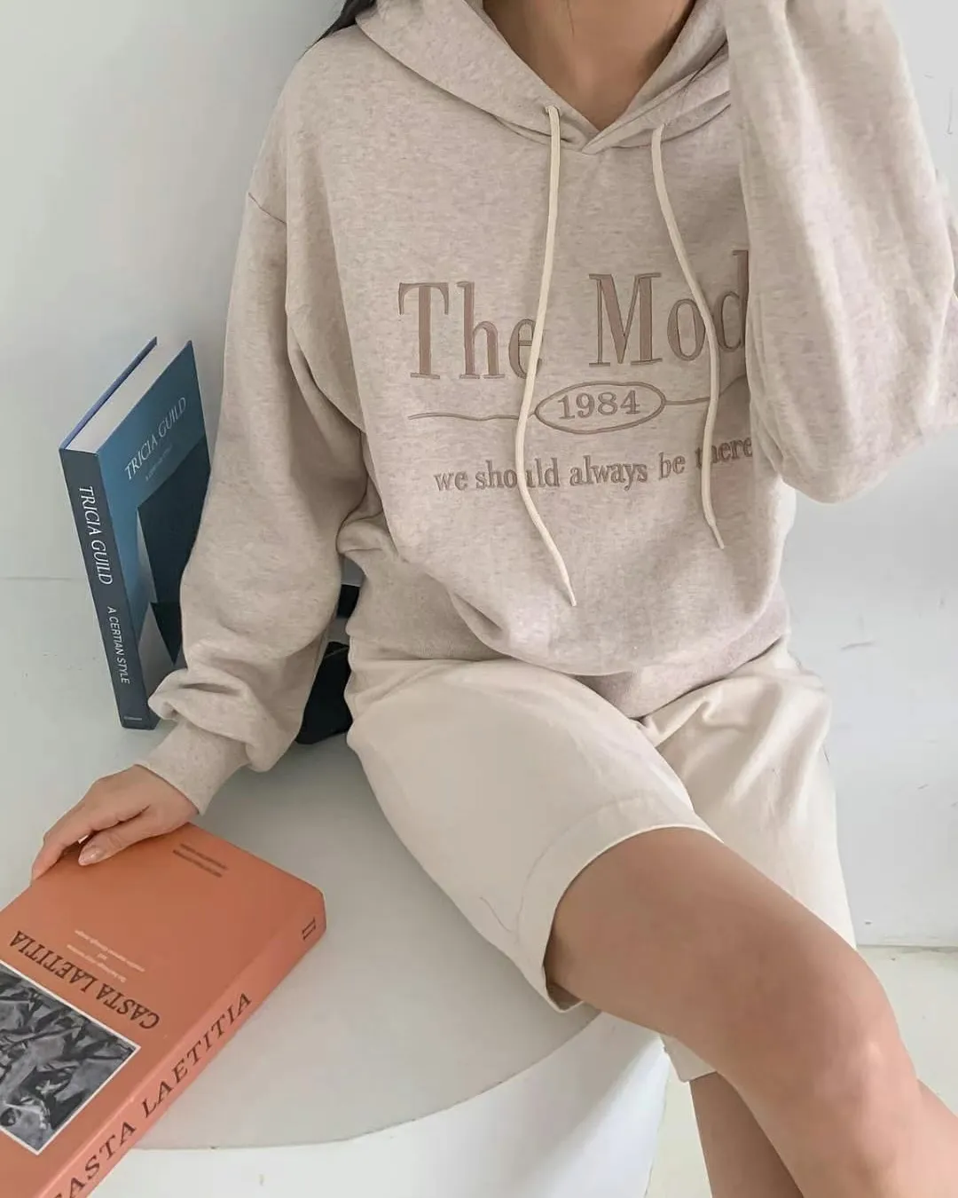 正韓-刺繡經典微短不露肚帽踢모드HD 