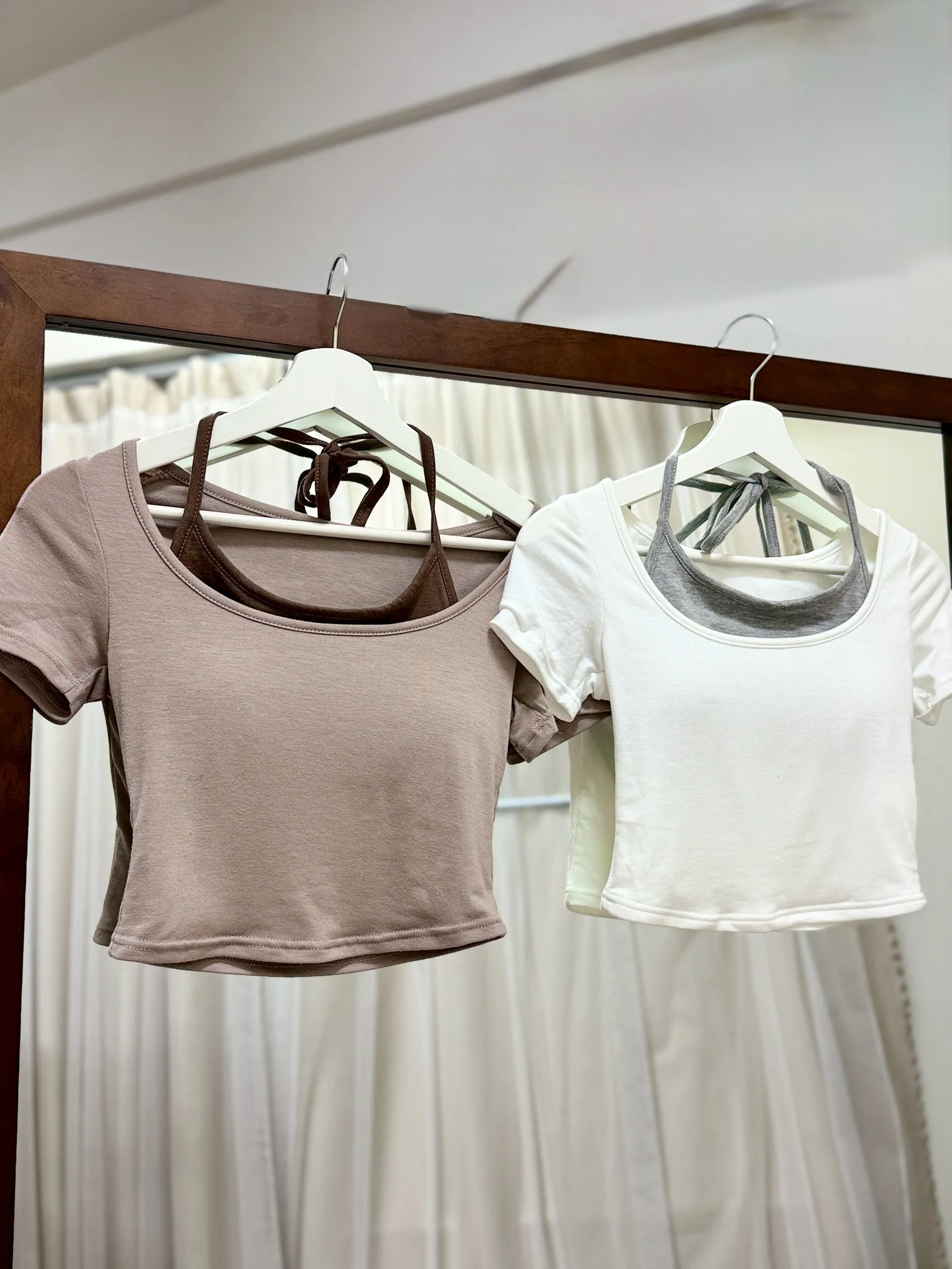 日常必備-假兩件繞脖帶杯上衣