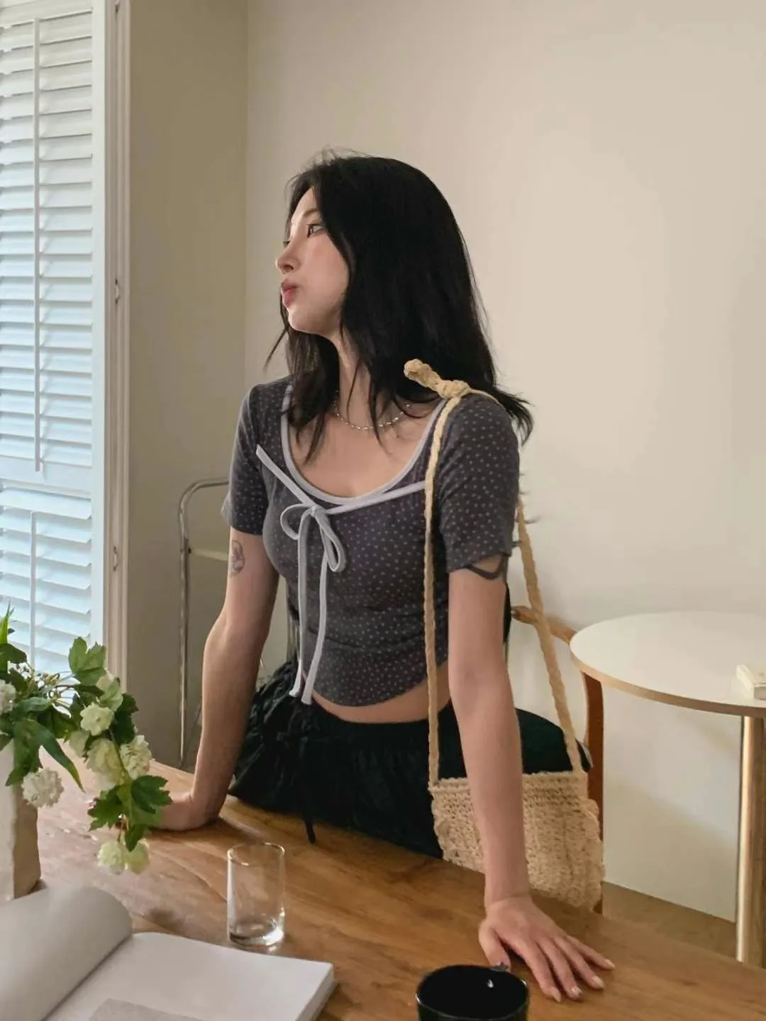 正韓胸前綁帶側抓皺上衣