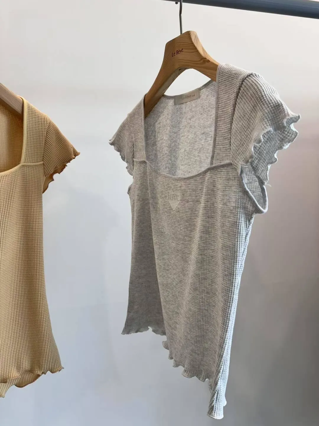 正韓華夫格方領印花荷葉邊上衣