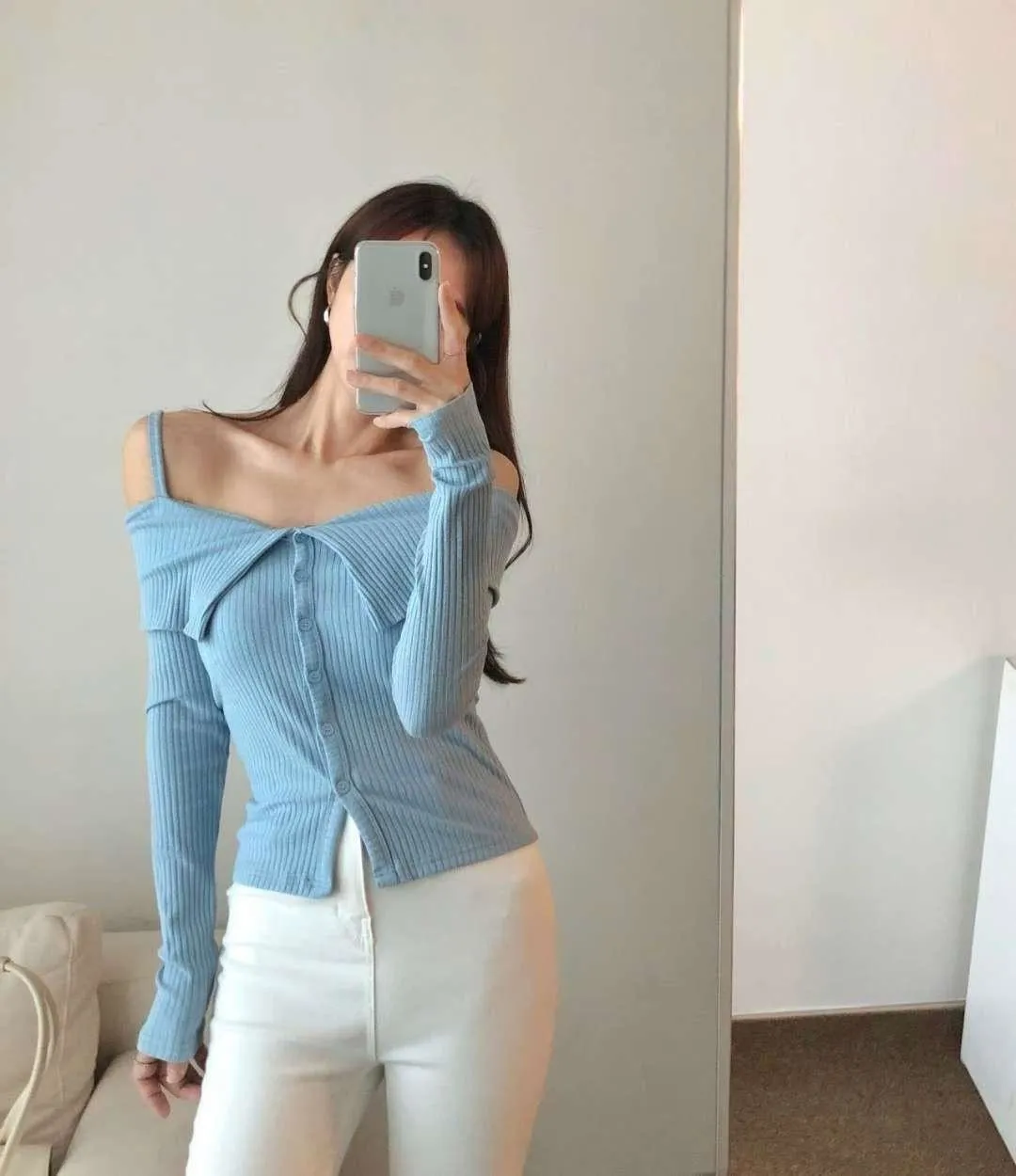 正韓翻領一字肩上衣