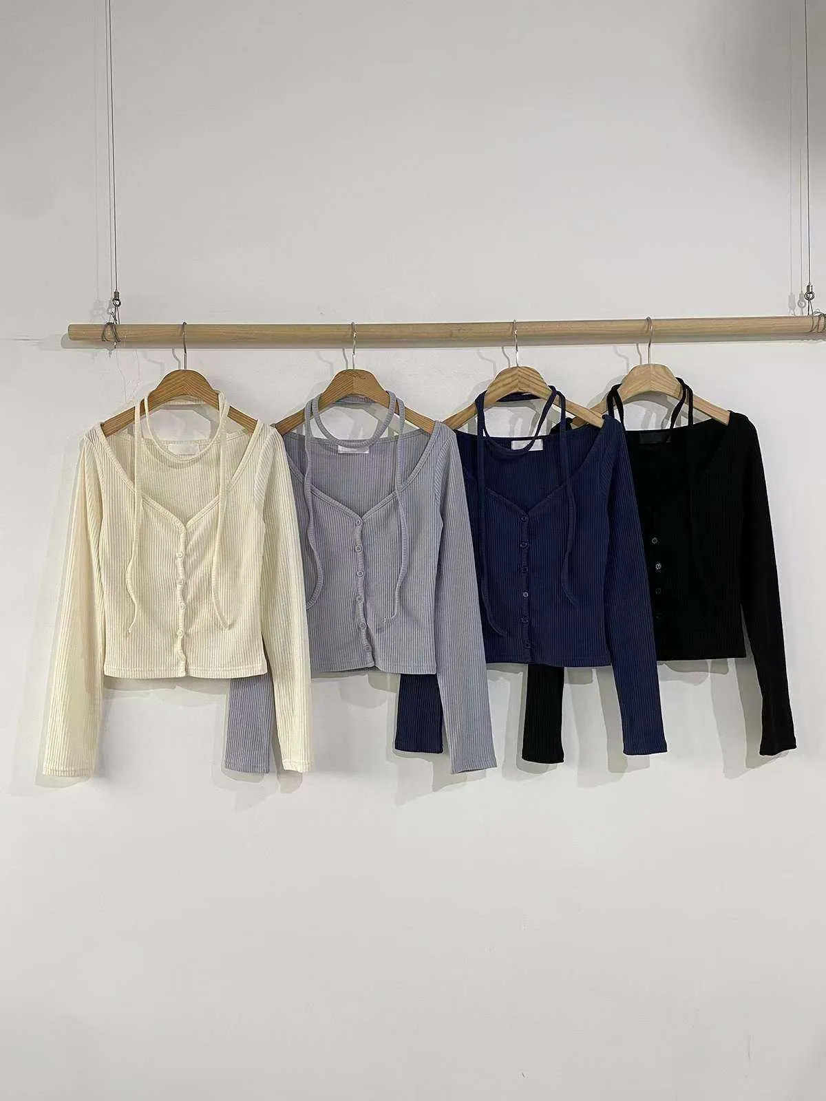 正韓附飄帶鈕扣上衣