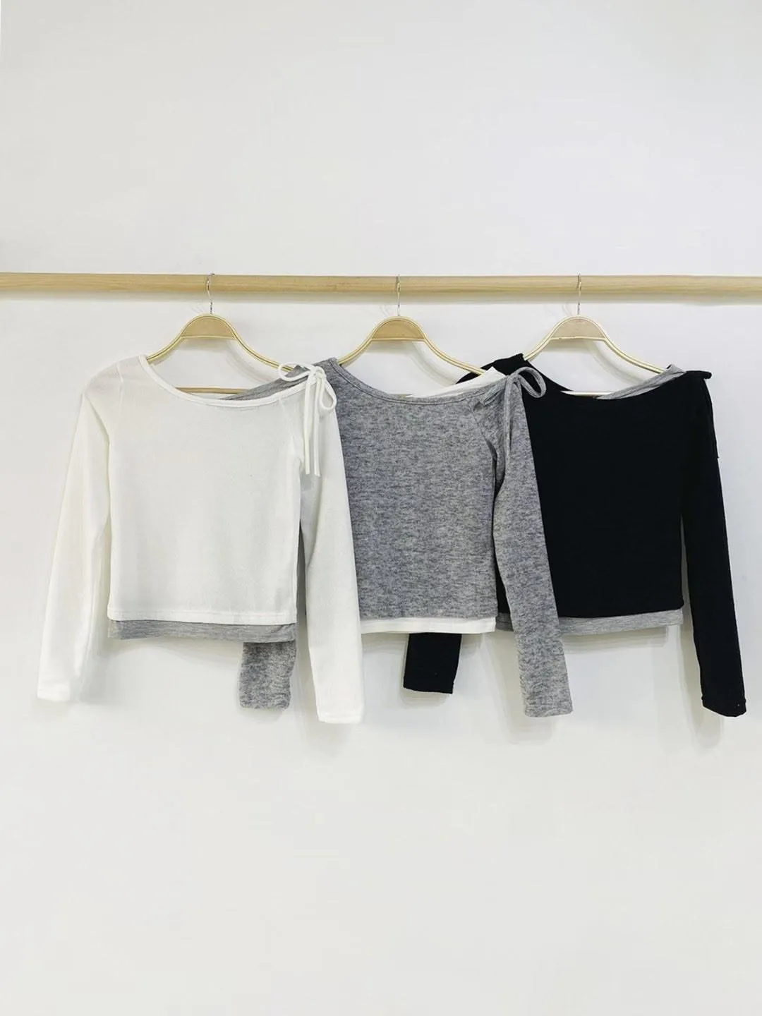 正韓拼色露肩上衣