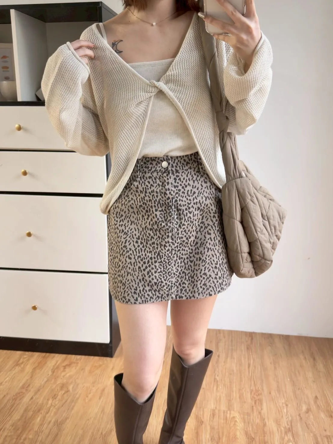 前扭結兩件式針織上衣