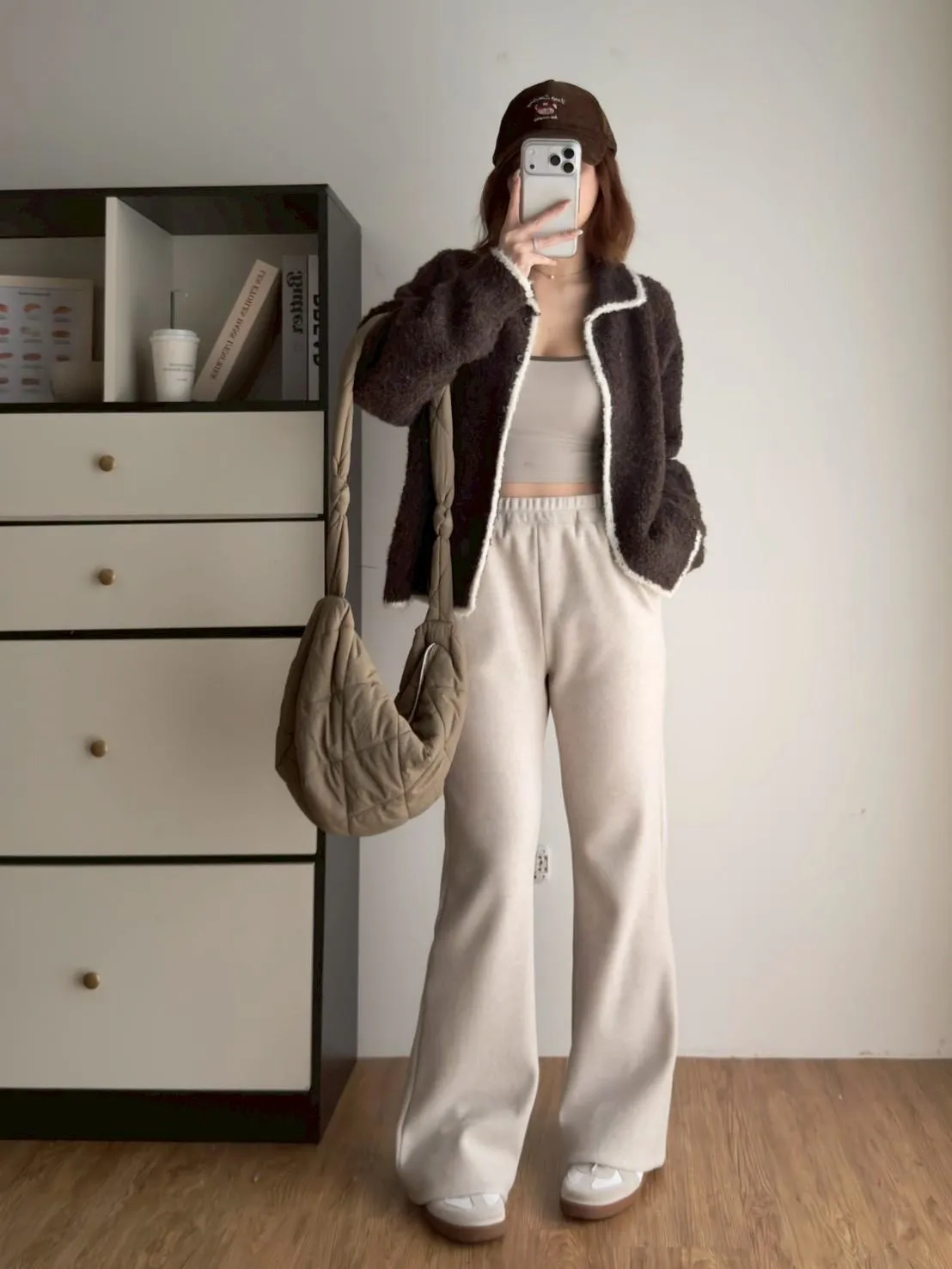 撞色邊娃娃領毛衣