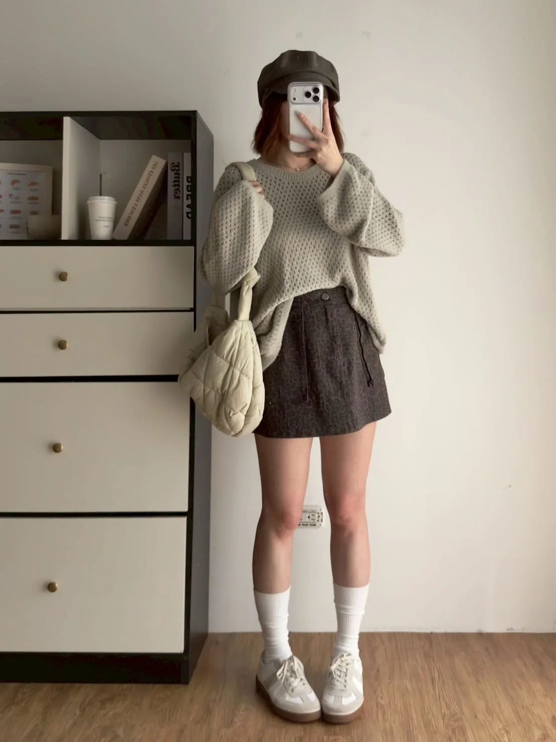 奶糯糯洞洞毛衣