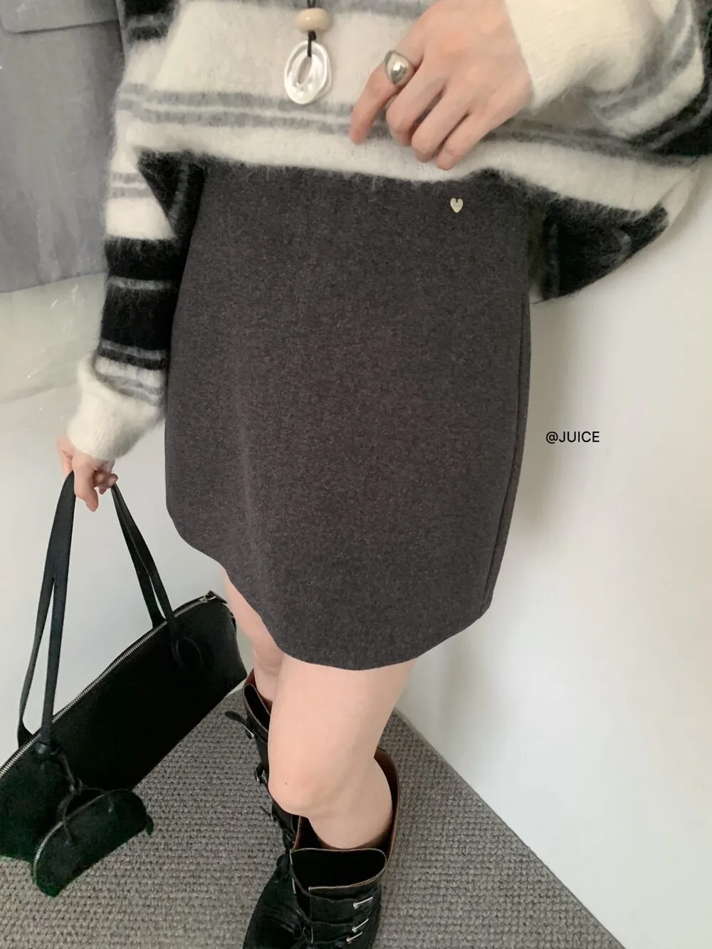 毛呢短款愛心鐵標半身裙