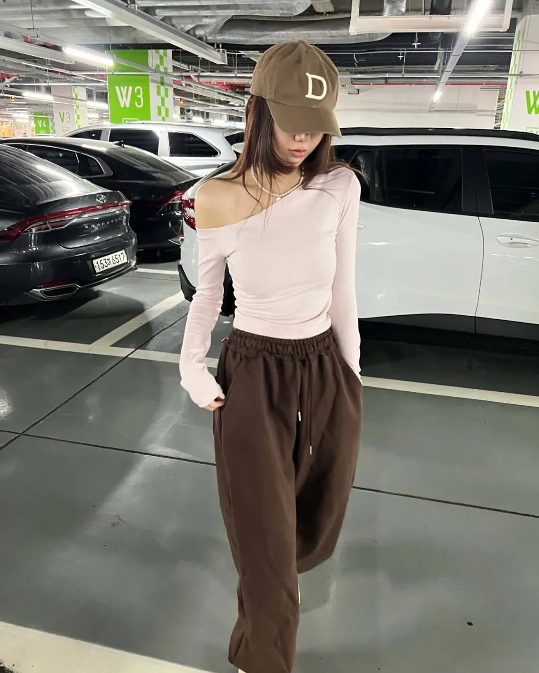 正韓-檔口爆款露肩修身上衣