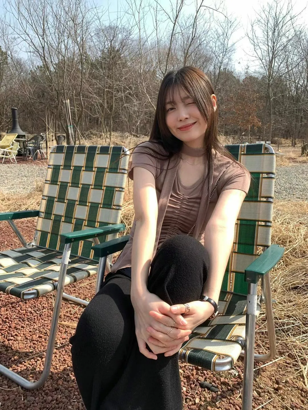 正韓-時髦女孩繞脖抓皺上衣 附繫帶