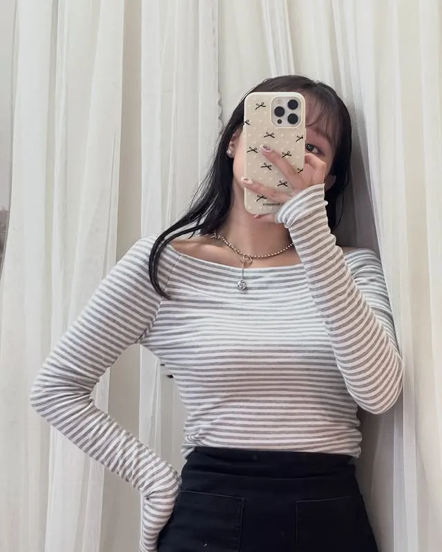 正韓條紋一字領踢恤