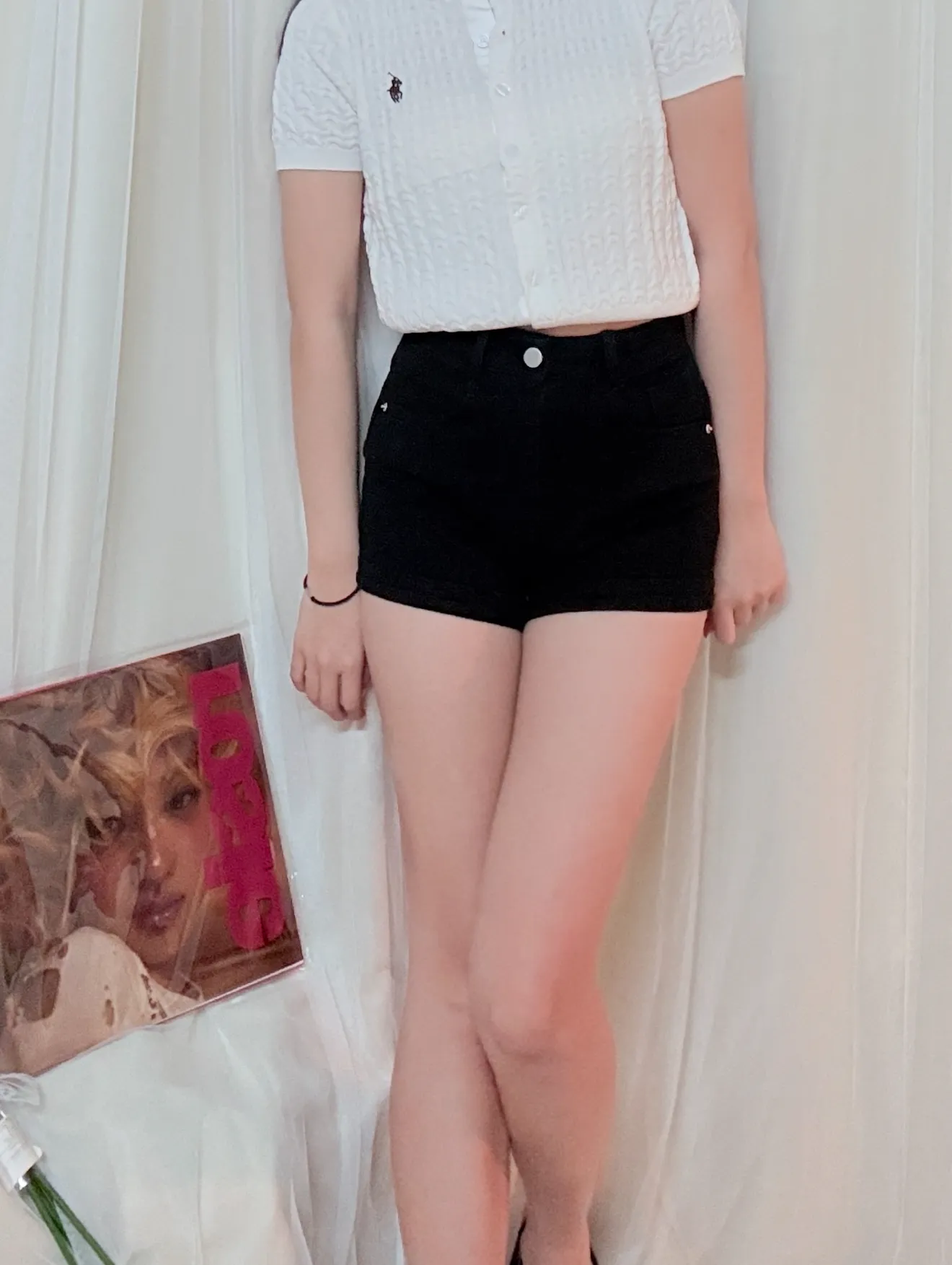 包臀辣妹-貼腿後拉鍊造型包臀短褲