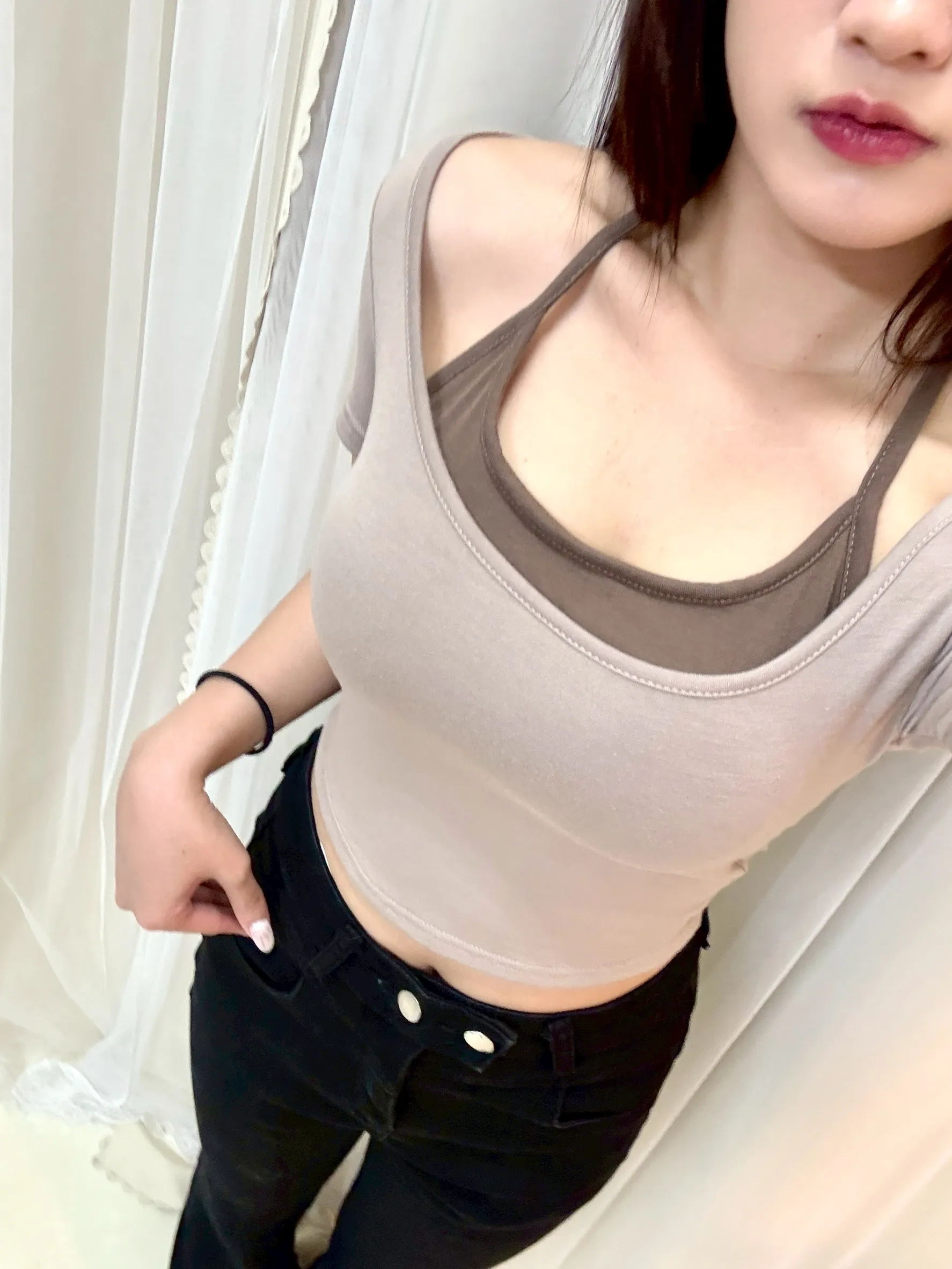 日常必備-假兩件繞脖帶杯上衣