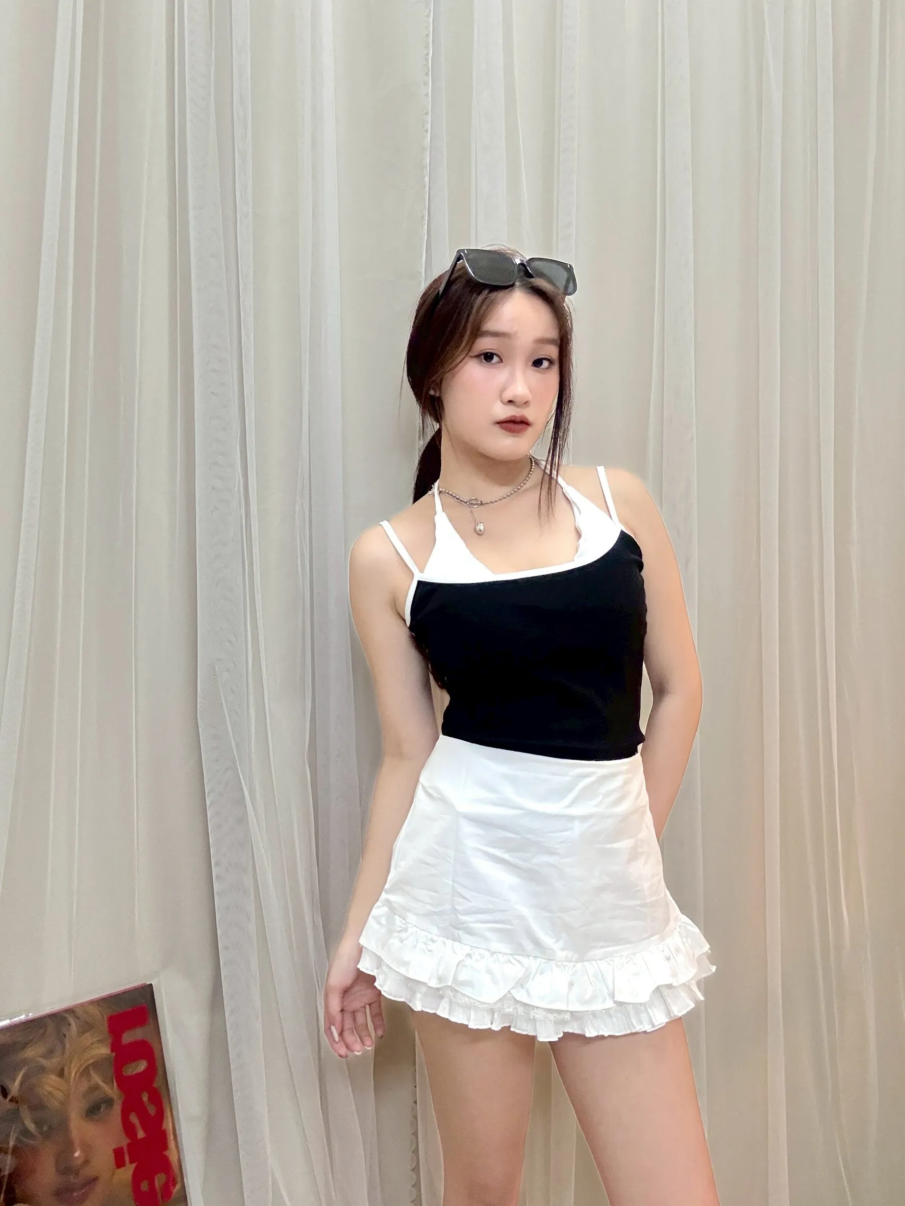 甜辣復古-撞色拼邊假兩件掛脖吊帶帶杯背心