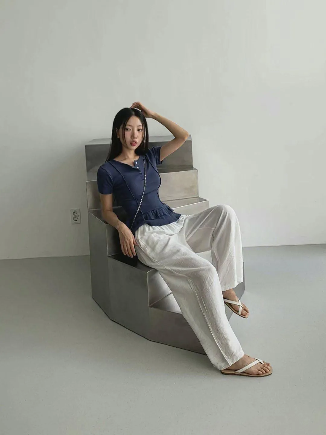 正韓 鈕扣線條蛋糕尾上衣