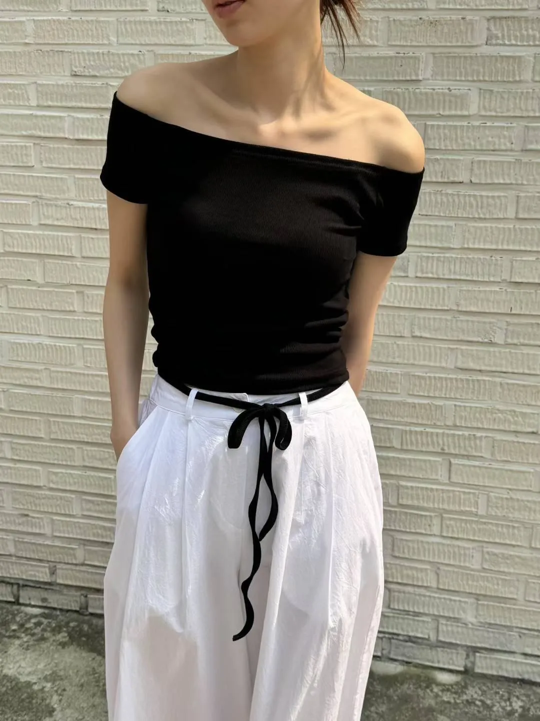 正韓蝴蝶結一字領螺紋上衣